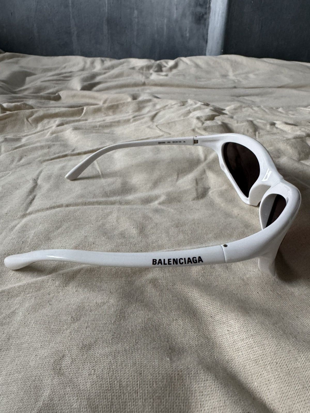 Balenciaga Bat Sunglasses Size ONE SIZE - 5 Thumbnail