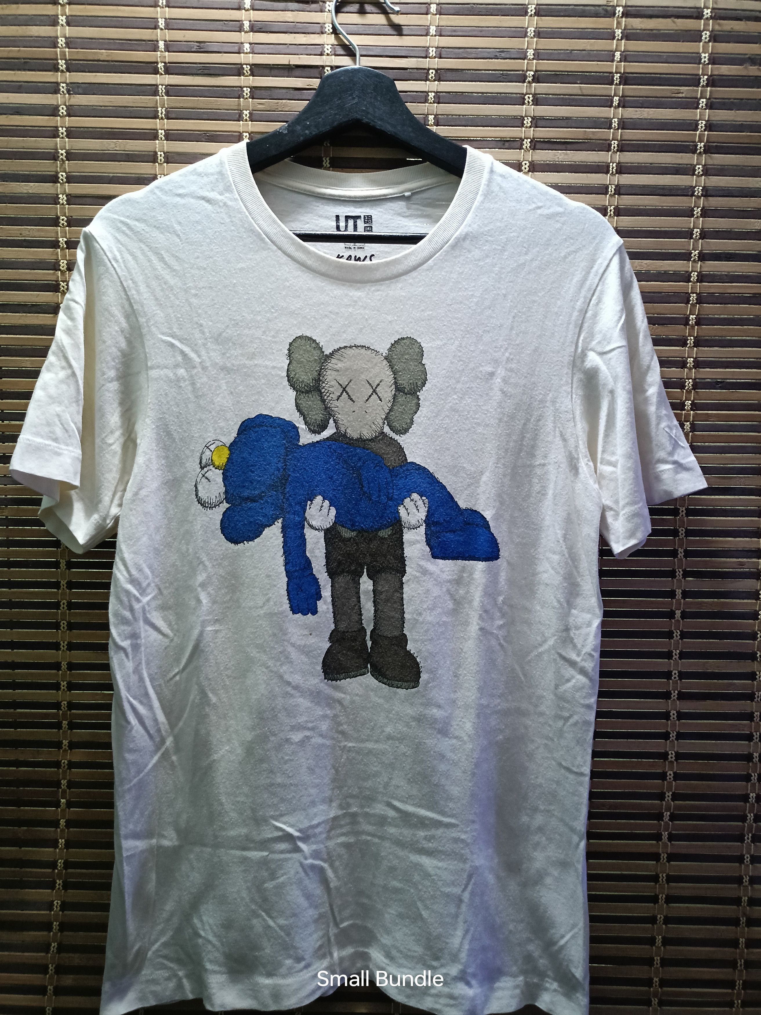 Uniqlo Uniqlo x Kaws Size US S / EU 44-46 / 1 - 1 Thumbnail