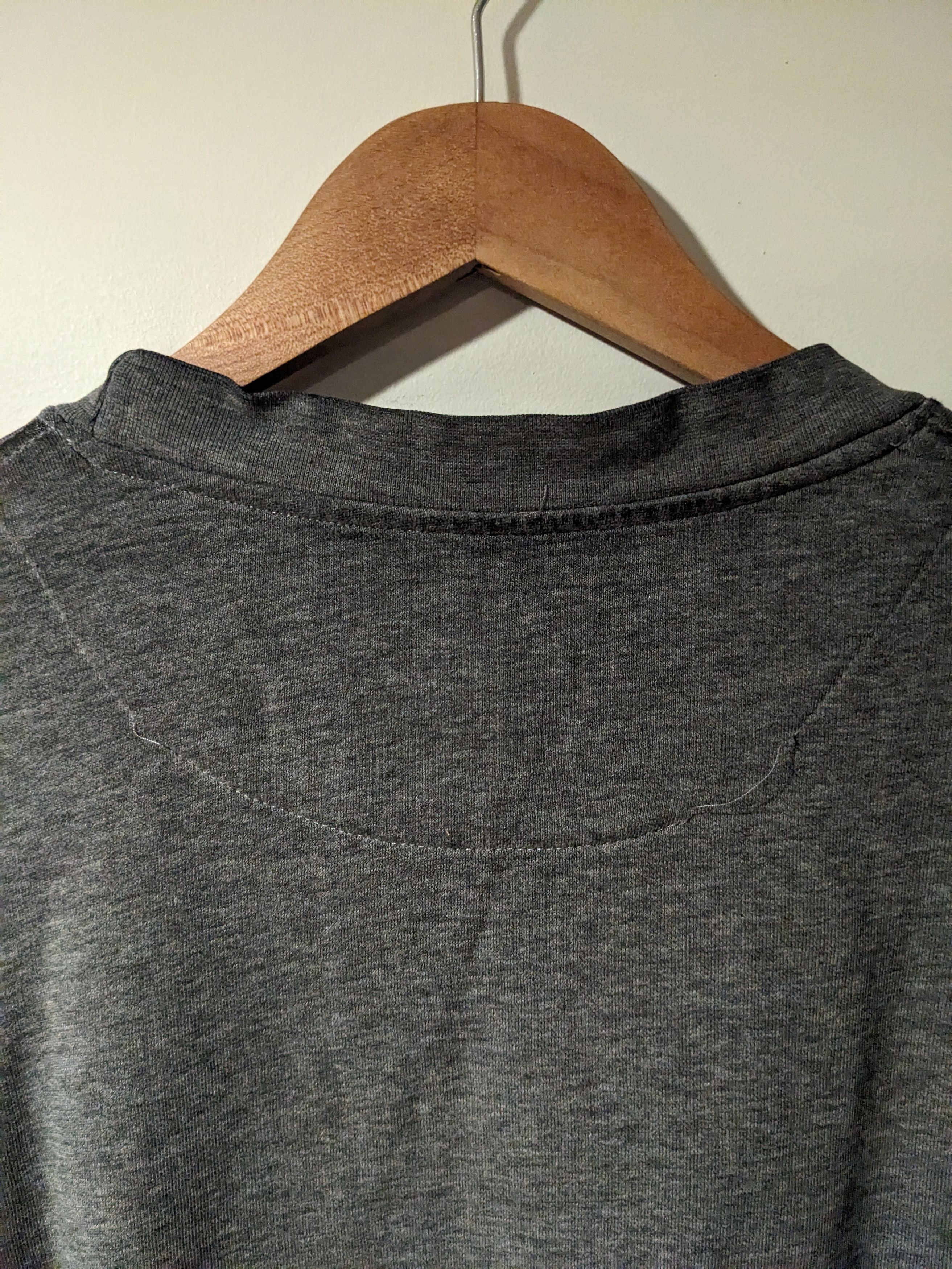 Nike Vintage Y2K Nike Mini Swoosh Essential Large Sweatshirt Size US L / EU 52-54 / 3 - 11 Thumbnail