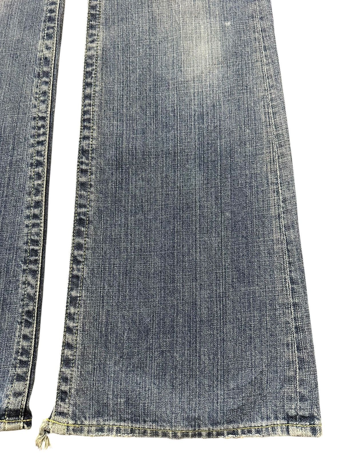 Uniqlo Vintage Japanese Uniqlo Blue Stone Wash Bootcut Wide Leg Size US 31 - 8 Thumbnail