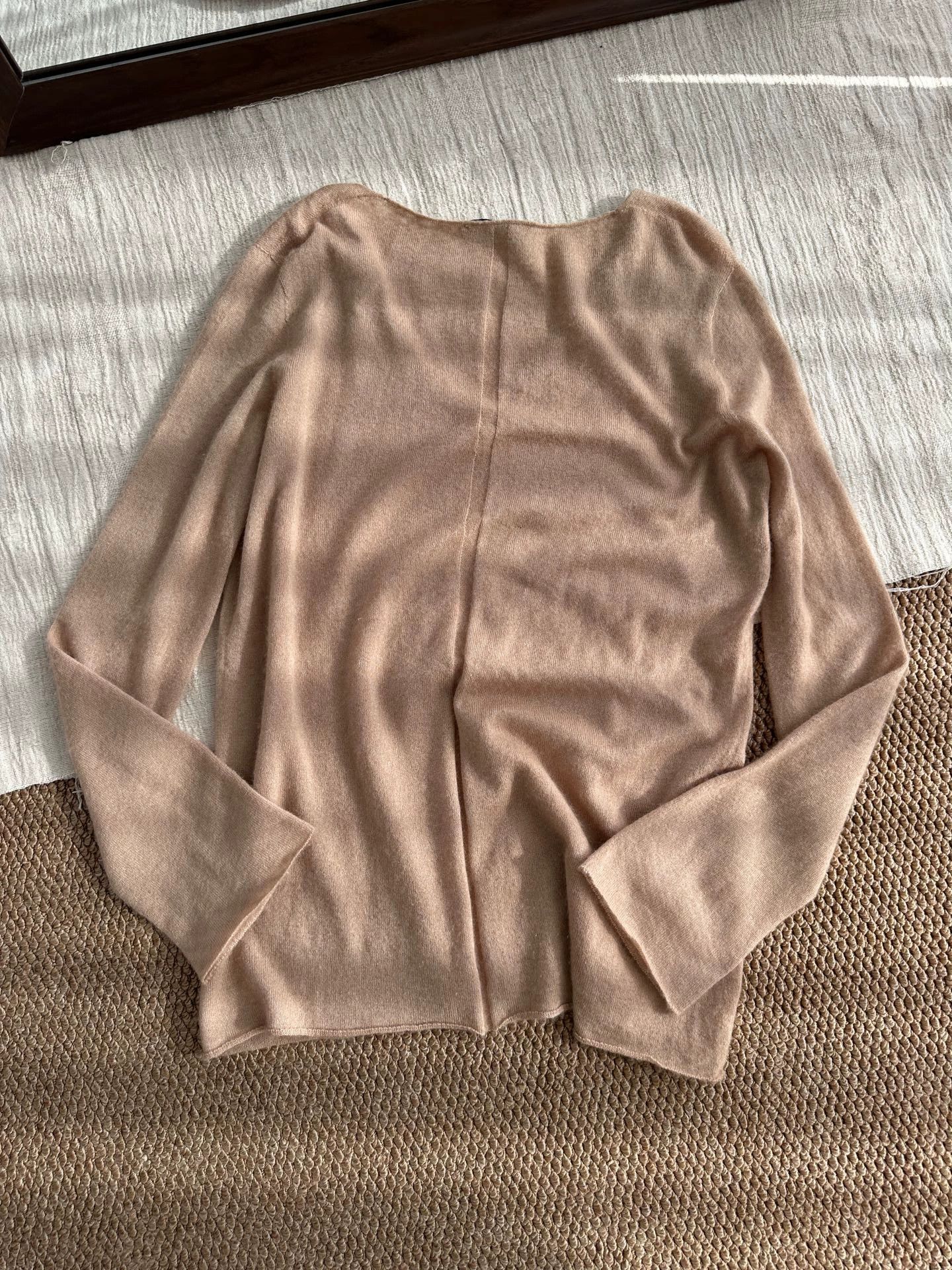 The Rolling Stones THE ROW V-neck long sleeve knit women's tan S Size S / US 4 / IT 40 - 6 Thumbnail
