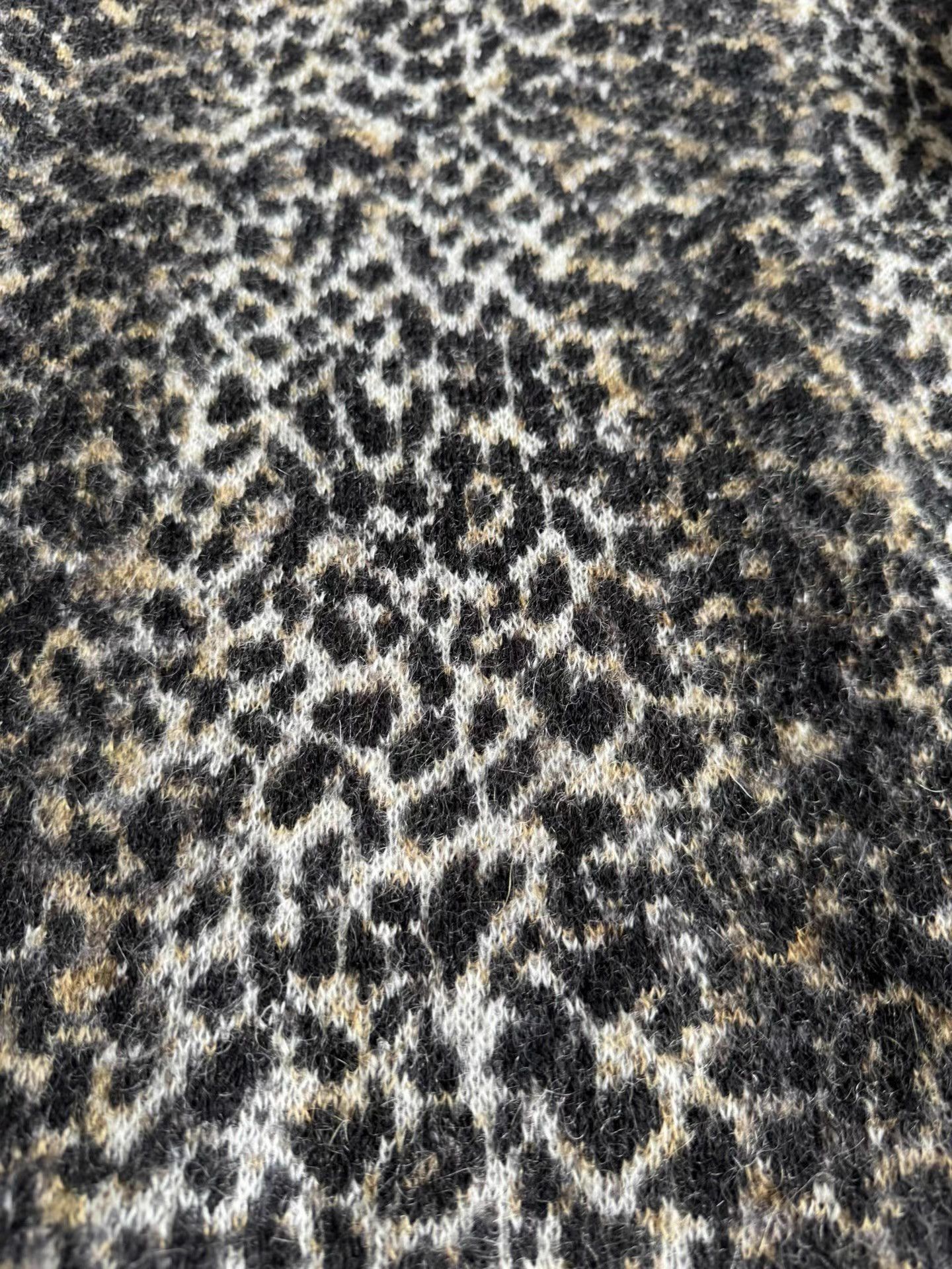 Saint Laurent Paris Saint Laurent Cat Leopard Print Sweater Ｑ23 Size US M / EU 48-50 / 2 - 4 Thumbnail