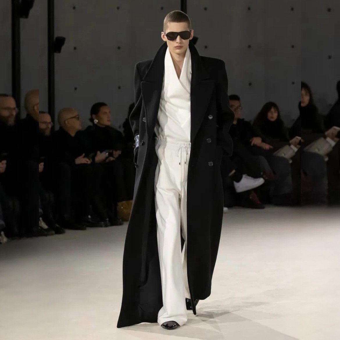 Saint Laurent Paris Saint Laurent Oversized Coat Size US L / EU 52-54 / 3 - 1 Thumbnail