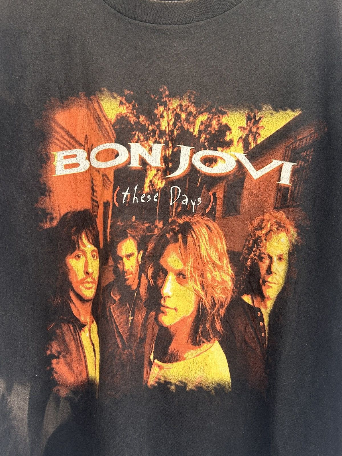 Band Tees These days Bon Jovi vintage 90s tee Size US L / EU 52-54 / 3 - 3 Thumbnail