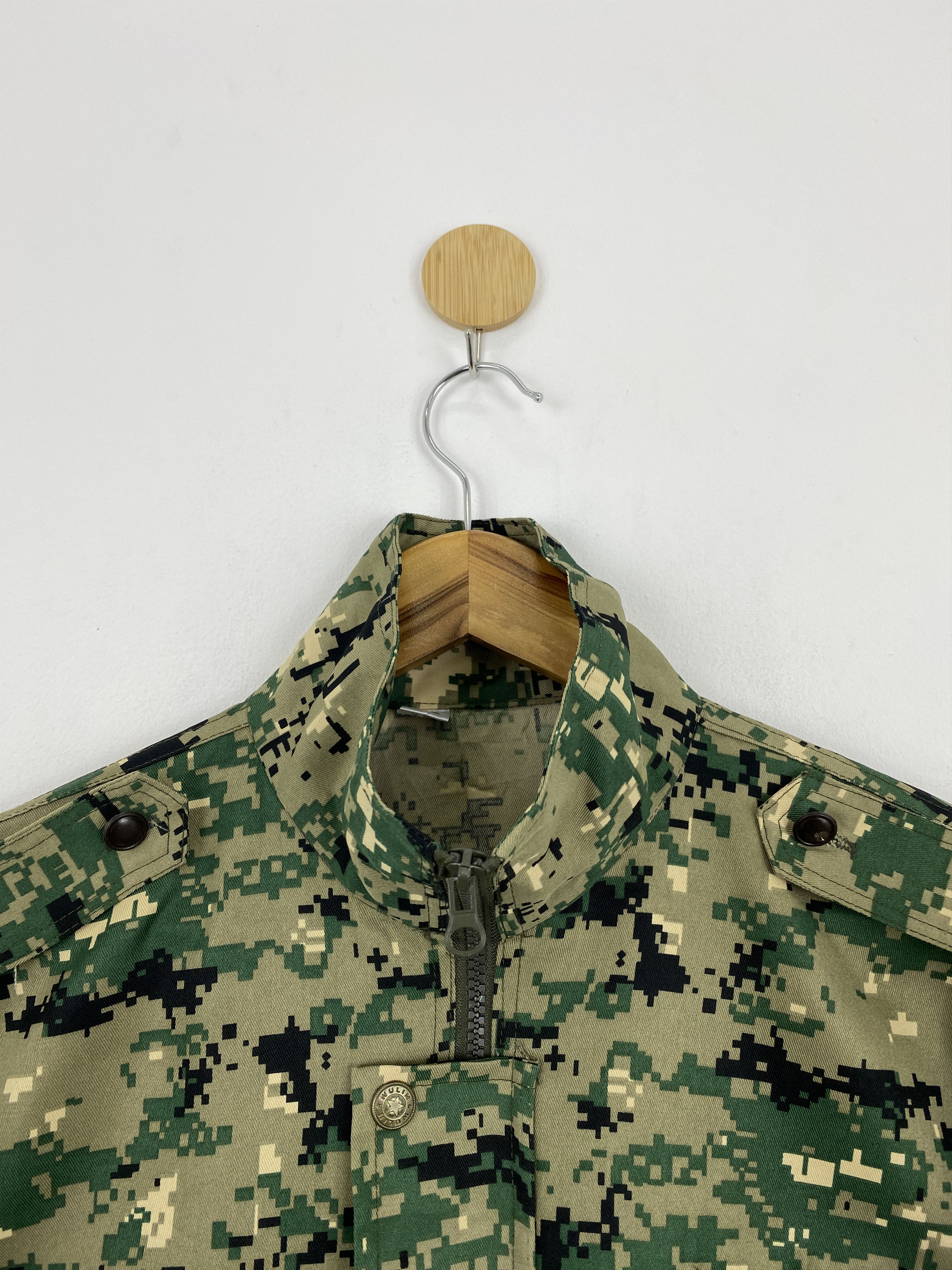 Vintage Vintage US Air Army Airbone Military Camouflage Jacket J1740 Size US M / EU 48-50 / 2 - 3 Thumbnail