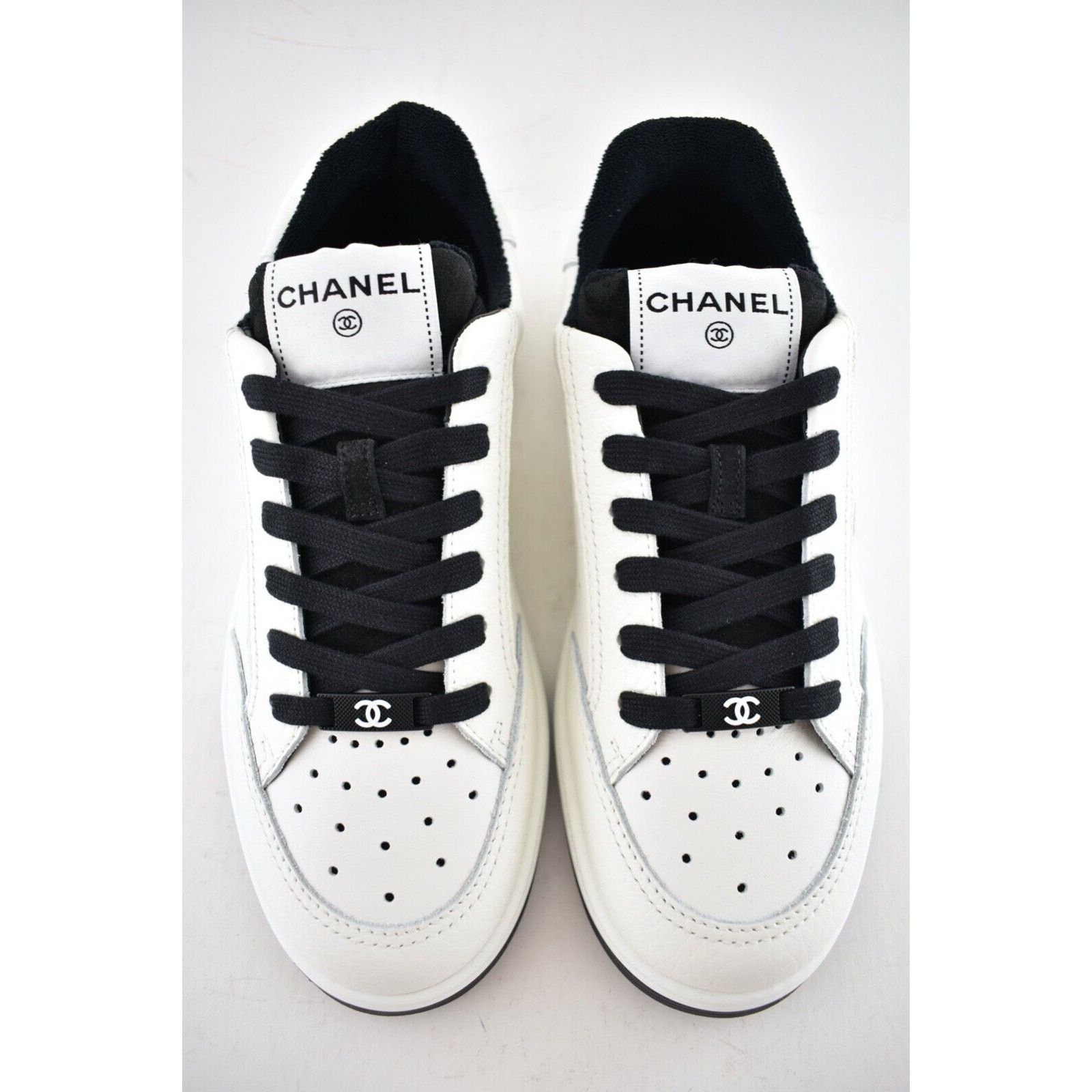 Chanel 22P Leather CC Flat Lace Up Tie Runner Trainer Sneaker 39.5 Size US 9.5 / IT 39.5 - 5 Thumbnail