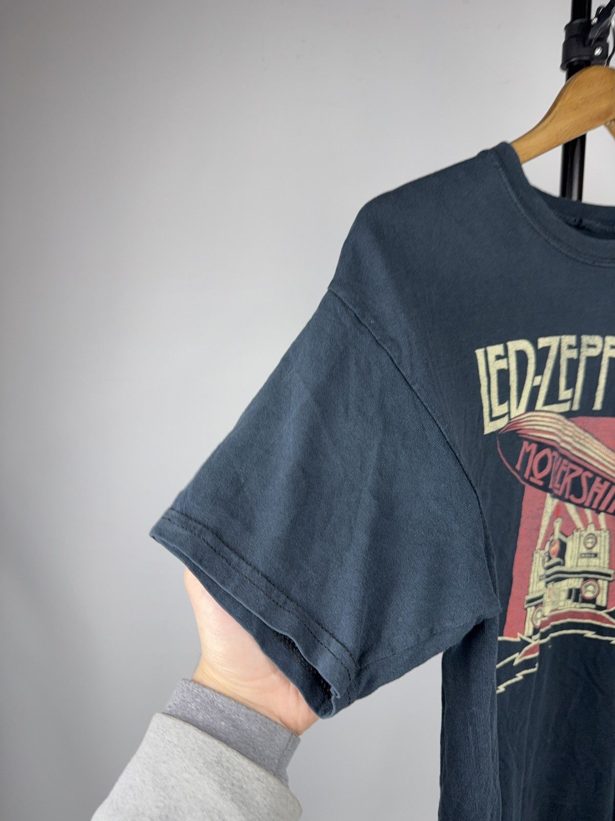 Led Zeppelin Vintage 00s Led Zeppelin Mothership Rock Band Faded T-Shirt Size US M / EU 48-50 / 2 - 4 Thumbnail
