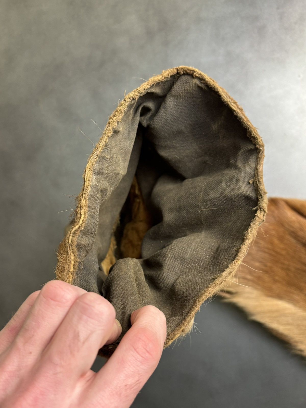 Vintage Antique Bear Fur Gauntlets Vintage Bearskin Mittens WW1 WW2 Size ONE SIZE - 7 Thumbnail