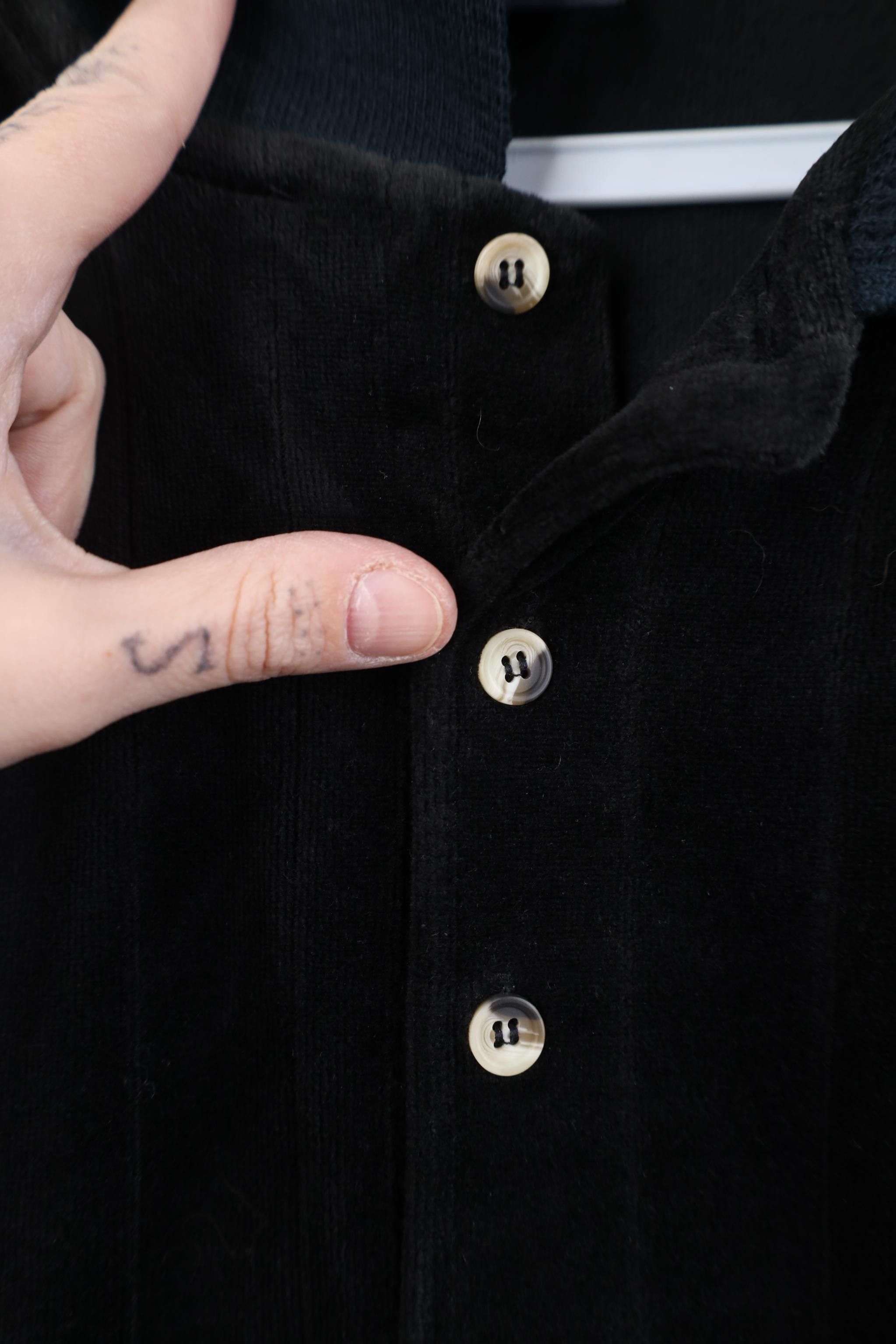 Vintage Vintage 90s Streetwear Velvet Collared Long Sleeve Polo Size US XL / EU 56 / 4 - 5 Thumbnail