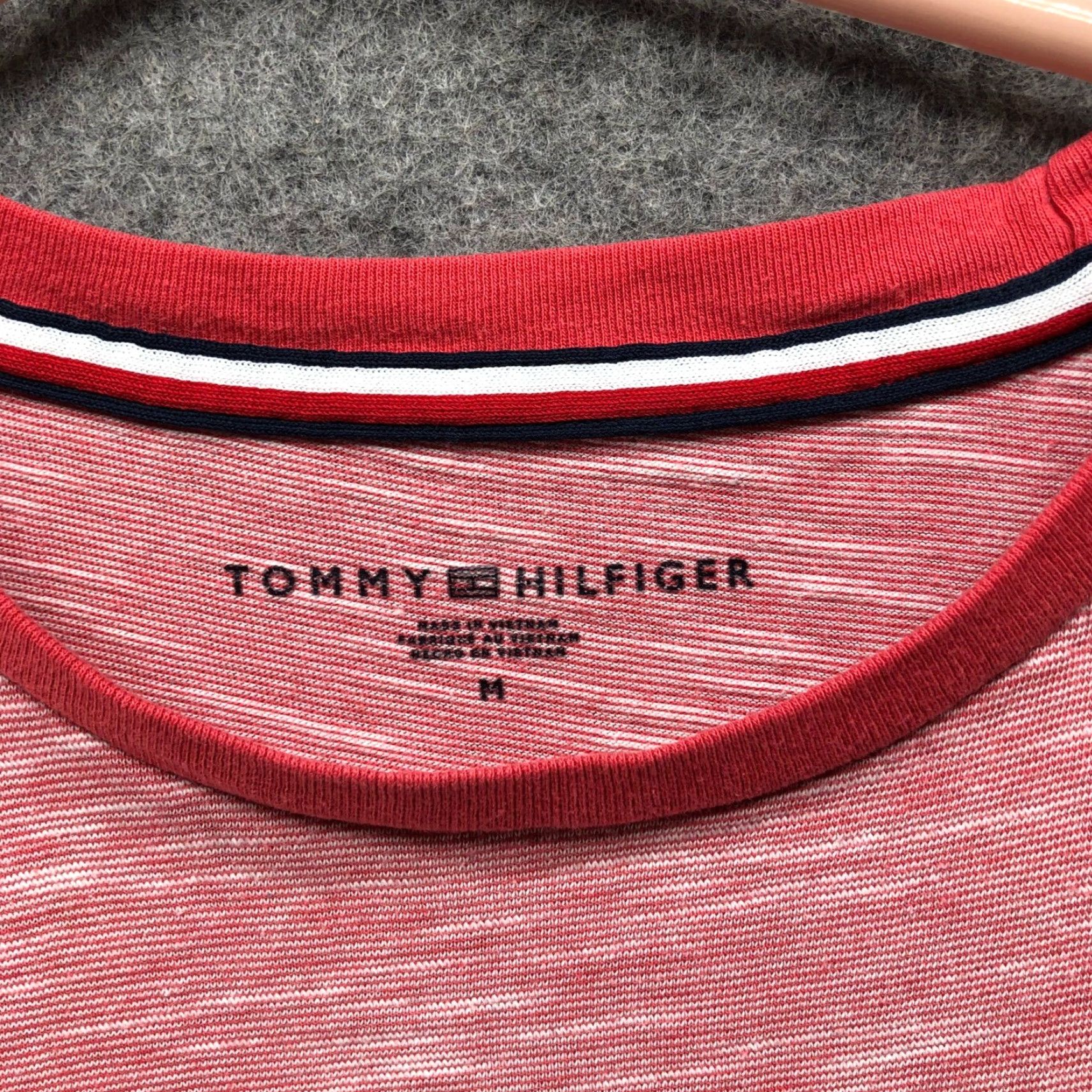 Tommy Hilfiger Tommy Hilfiger Crew Neck Pocket Tee Men M Red Space Dye Cotton Stretch Solid Logo Relaxed All Seasons Shirt Mens Size US M / EU 48-50 / 2 - 3 Thumbnail