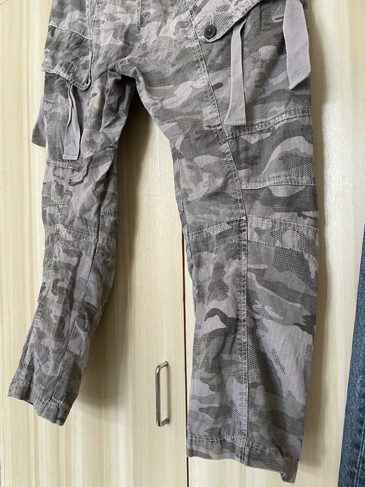 Marithe + Francois Girbaud Archive Girbaud Tactical Cargo Grey Camo Cropped Pants Size US 33 - 6 Thumbnail