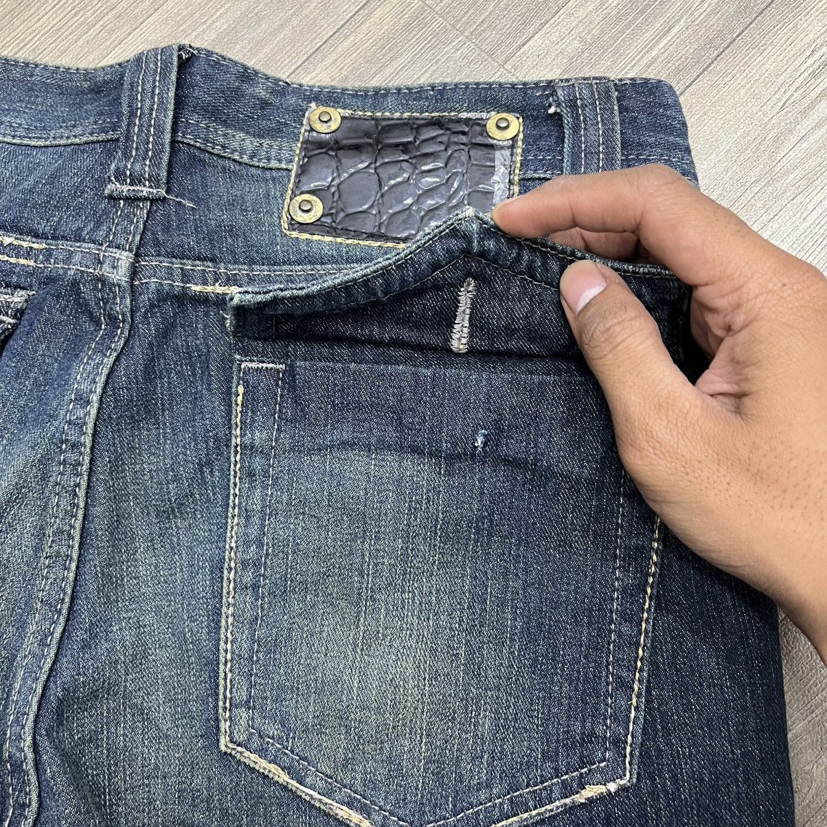 If Six Was Nine × Japanese Brand × Le Grande Bleu (L.G.B.) 2000s Japanese Brand Nice Design Faded Flared Jeans Size US 30 / EU 46 - 16 Thumbnail