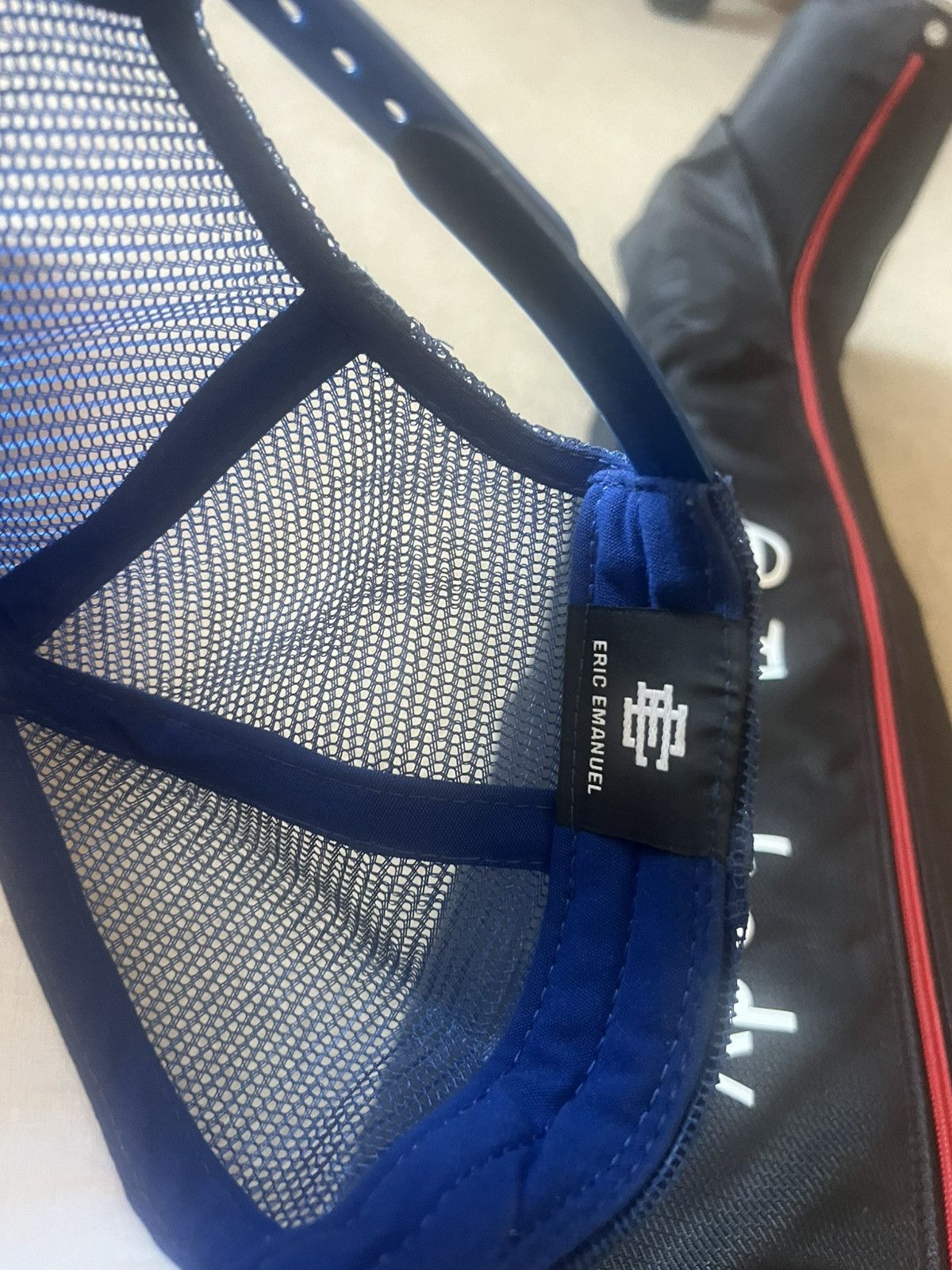 Eric Emanuel × New Era Eric Emanuel x New Era blue trucker snapback hat Size ONE SIZE - 6 Thumbnail