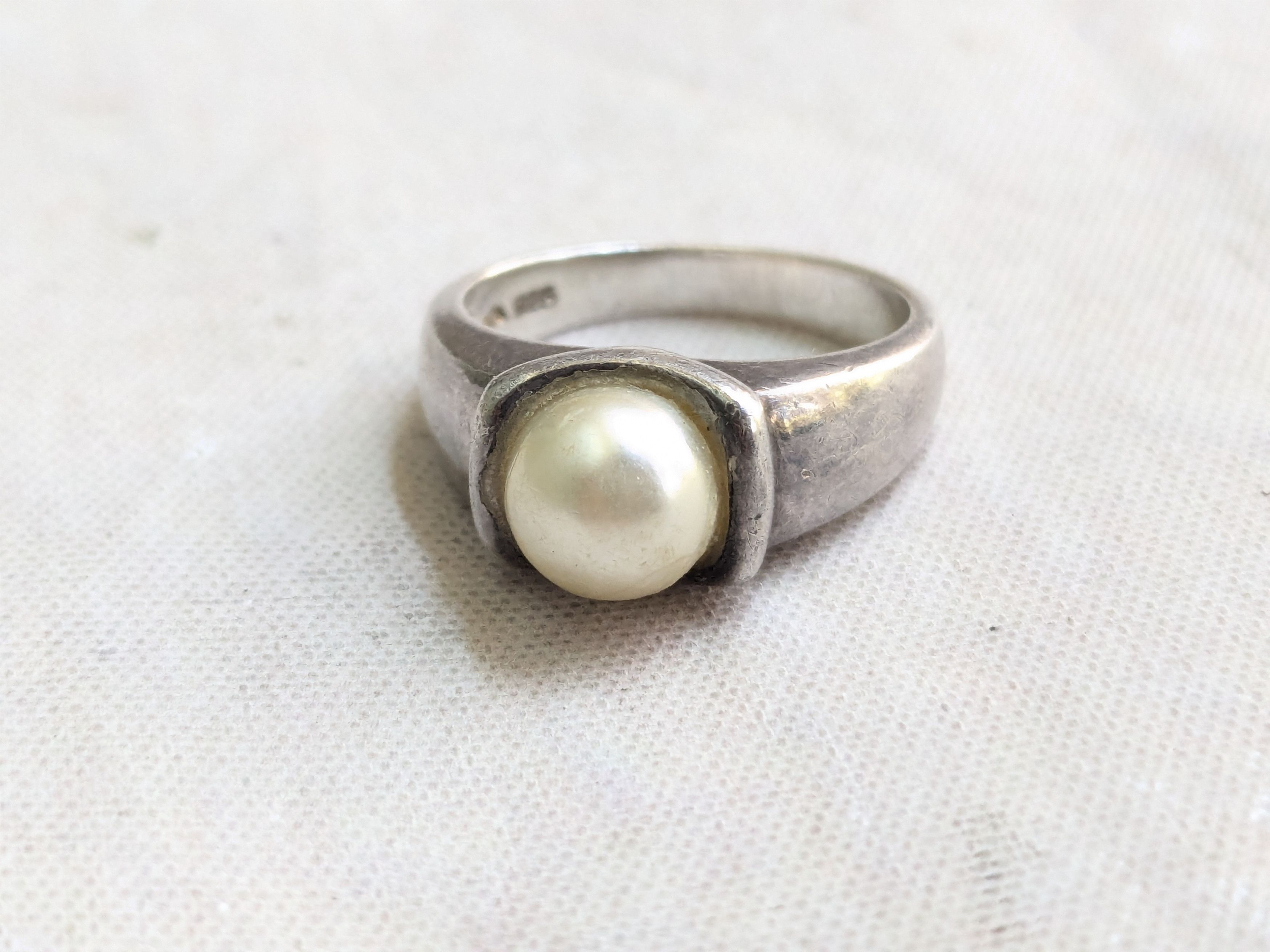 Jewelry × Vintage Vintage Sterling Silver Ring Faux Pearl 8 Size ONE SIZE - 3 Thumbnail
