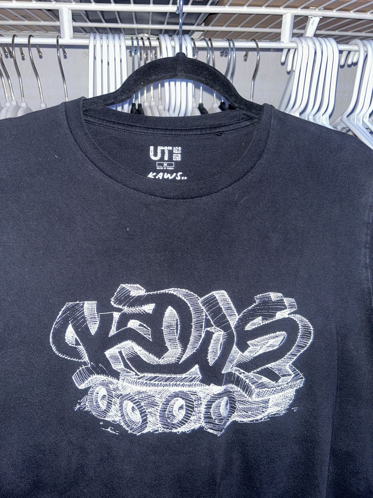 Kaws × Uniqlo Kaws x Uniqulo t-shirt Size US M / EU 48-50 / 2 - 2 Thumbnail