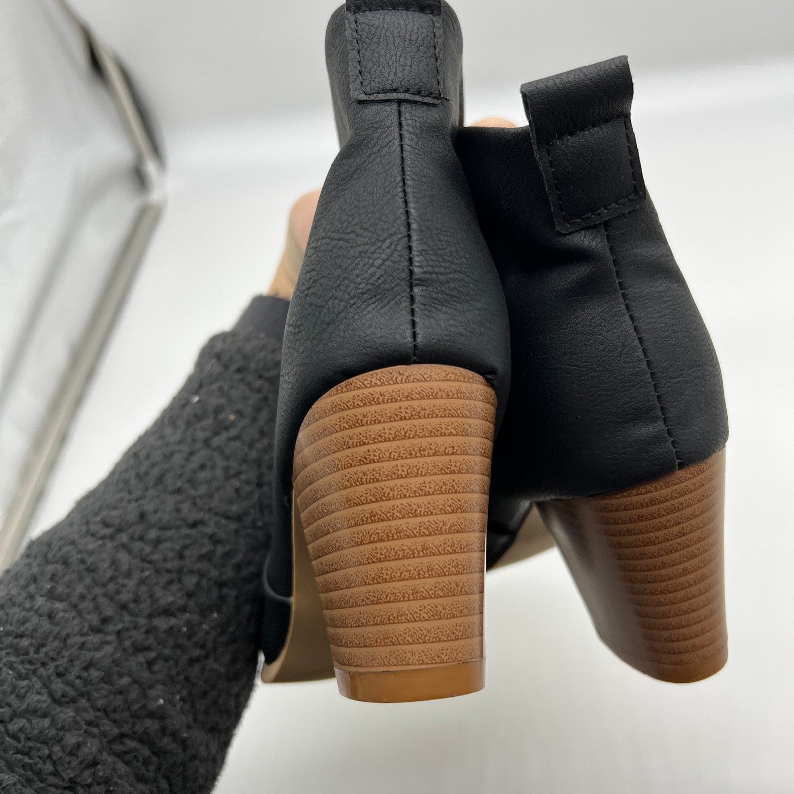 Other Women Heel Ankle BootsV Cut Fashion Slip on Bla Size US 6.5 / IT 36.5 - 9 Thumbnail