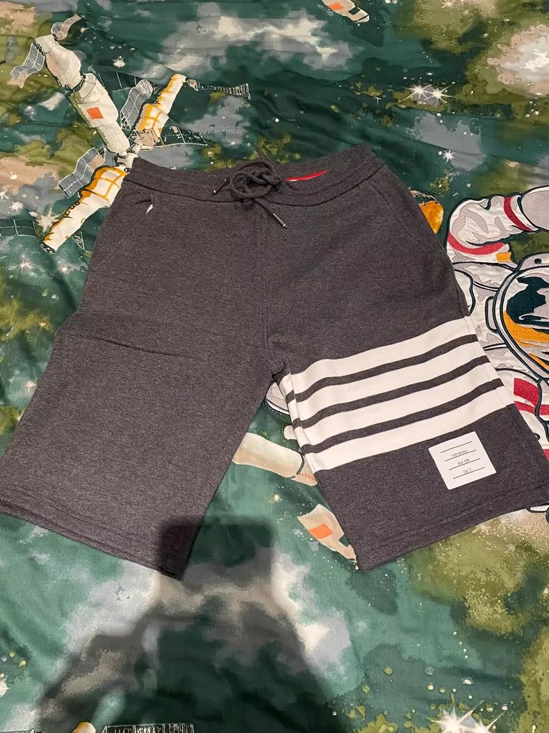 Thom Browne THOM BROWNE Stripe Gray Limited Shorts - dmc Size US 30 / EU 46 - 1 Thumbnail