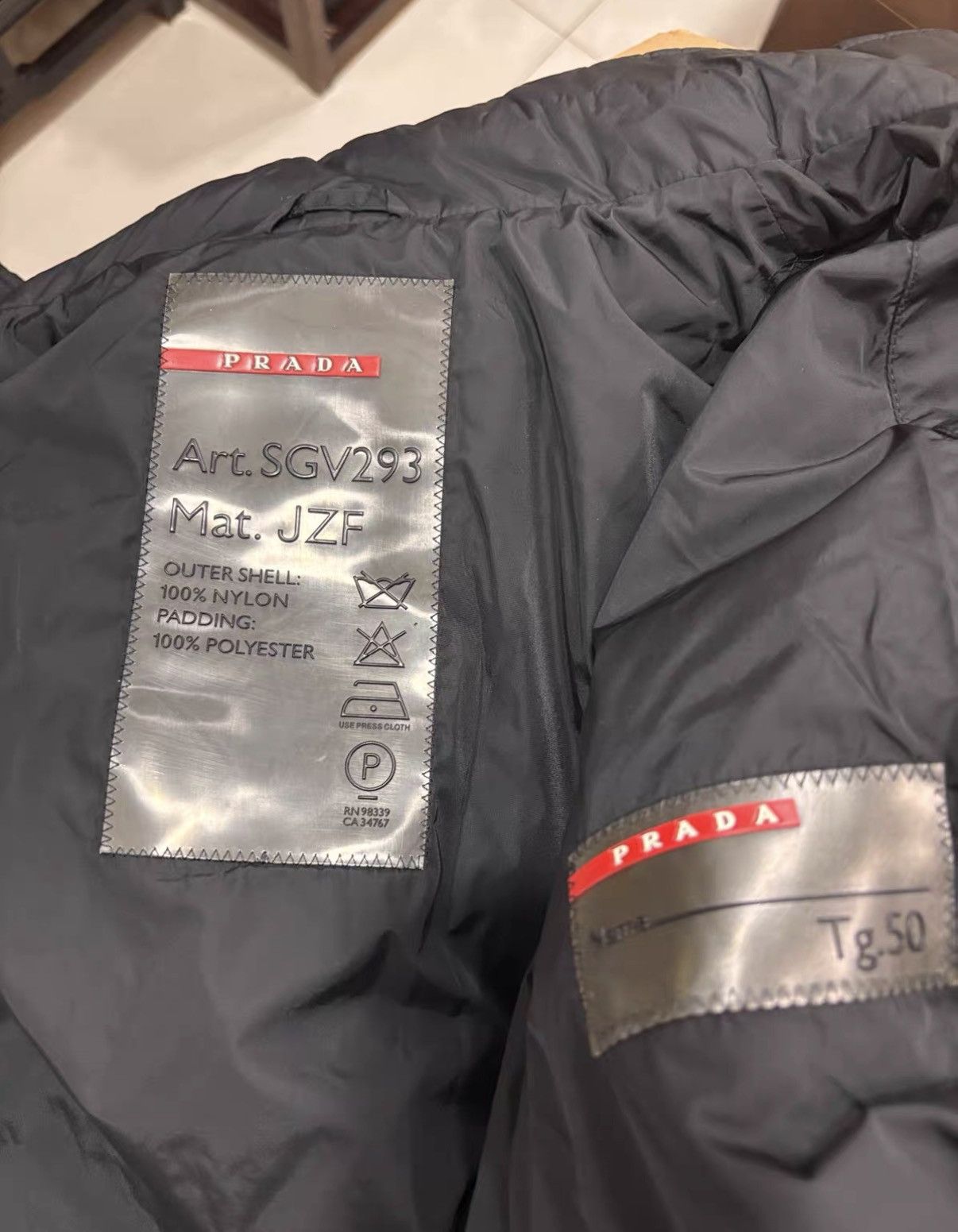 Prada PRADA Black Padded Coat J2 Size US L / EU 52-54 / 3 - 3 Thumbnail
