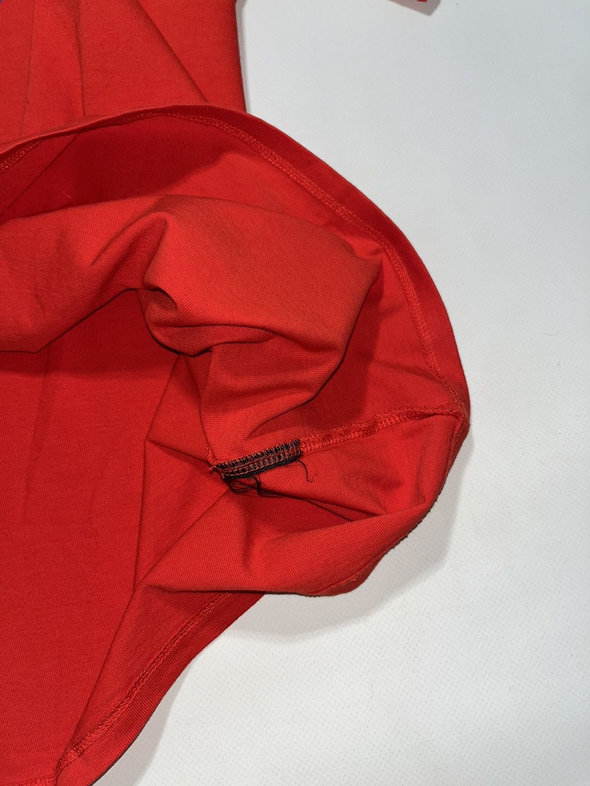 Guess × J Balvin GUESS X J BALVIN Oversize Vibras Logo Cotton T-shirt Red Size US L / EU 52-54 / 3 - 5 Thumbnail