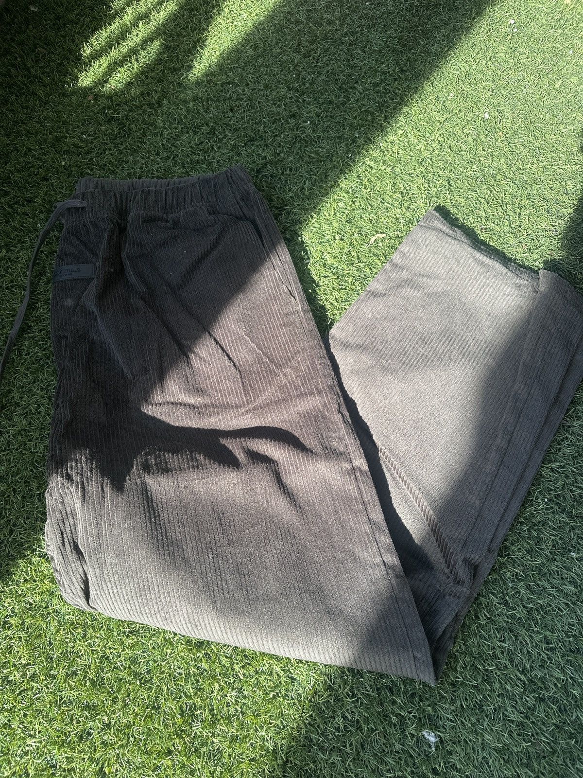 Fear of God FEAR OF GOD ESSENTIALS WOMEN'S RELAXED CORDUROY TROUSER Size 40" / US 18 - 6 Thumbnail