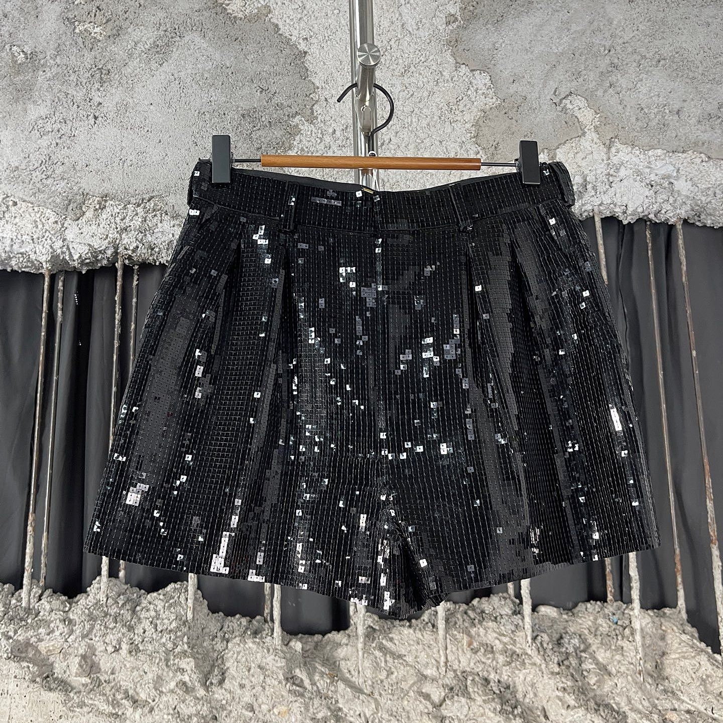 Saint Laurent Paris Saint Laurent Sequin Shorts Size 38 Size 27" / US 4 / IT 40 - 1 Thumbnail