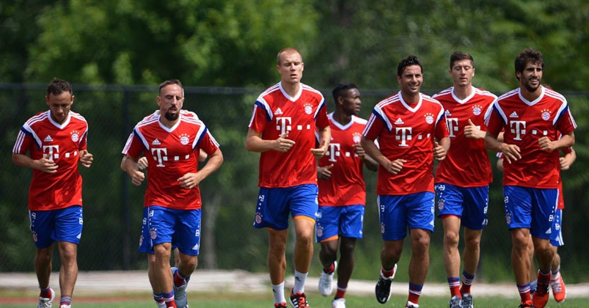 Adidas × Vintage BAYERN ADIDAS 2014/2015 FOOTBALL SOCCER TRAINING JERSEY Size US M / EU 48-50 / 2 - 12 Thumbnail