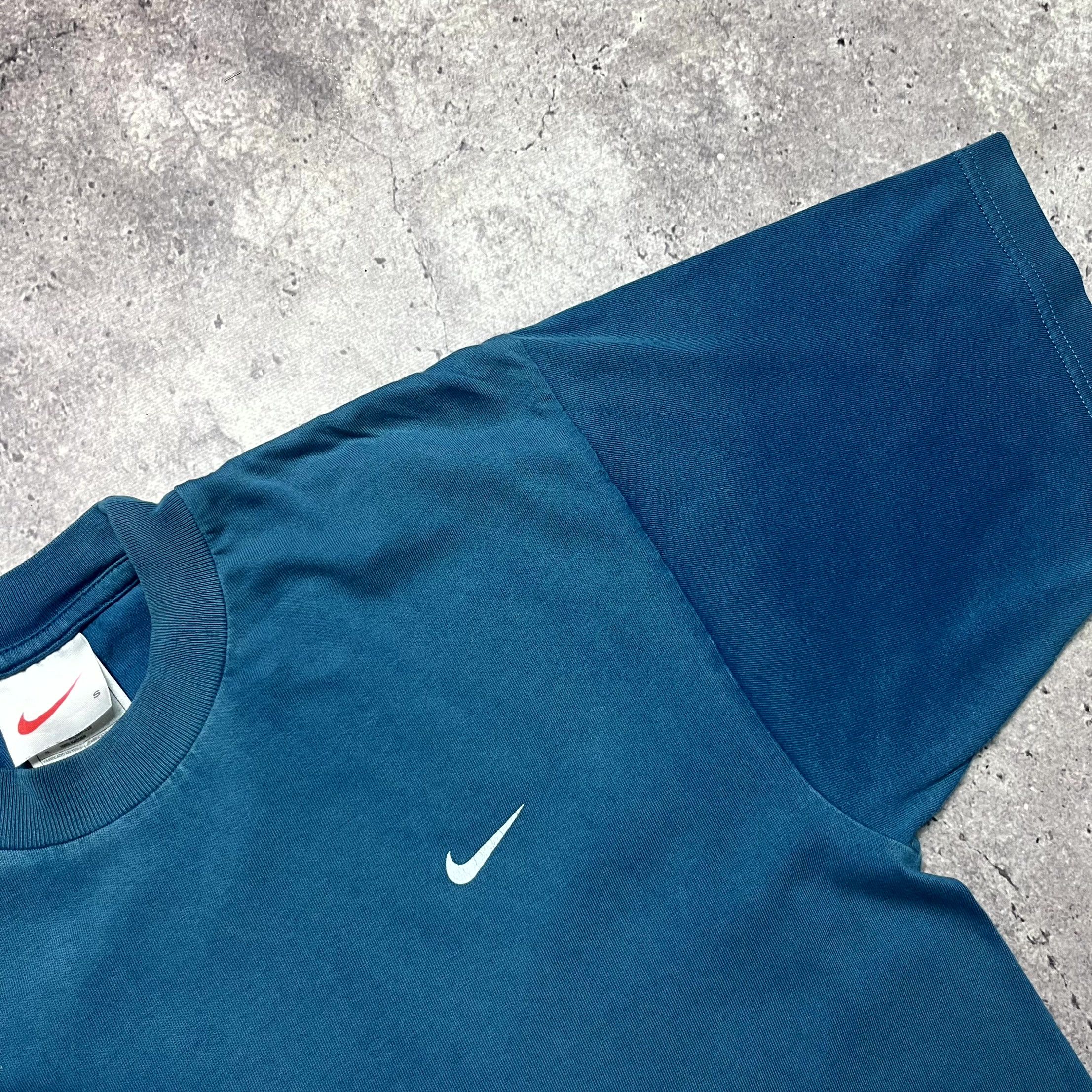 Nike Vintage Nike T‑Shirt Turquoise Swoosh Logo Crew Neck Size S Size US S / EU 44-46 / 1 - 5 Thumbnail