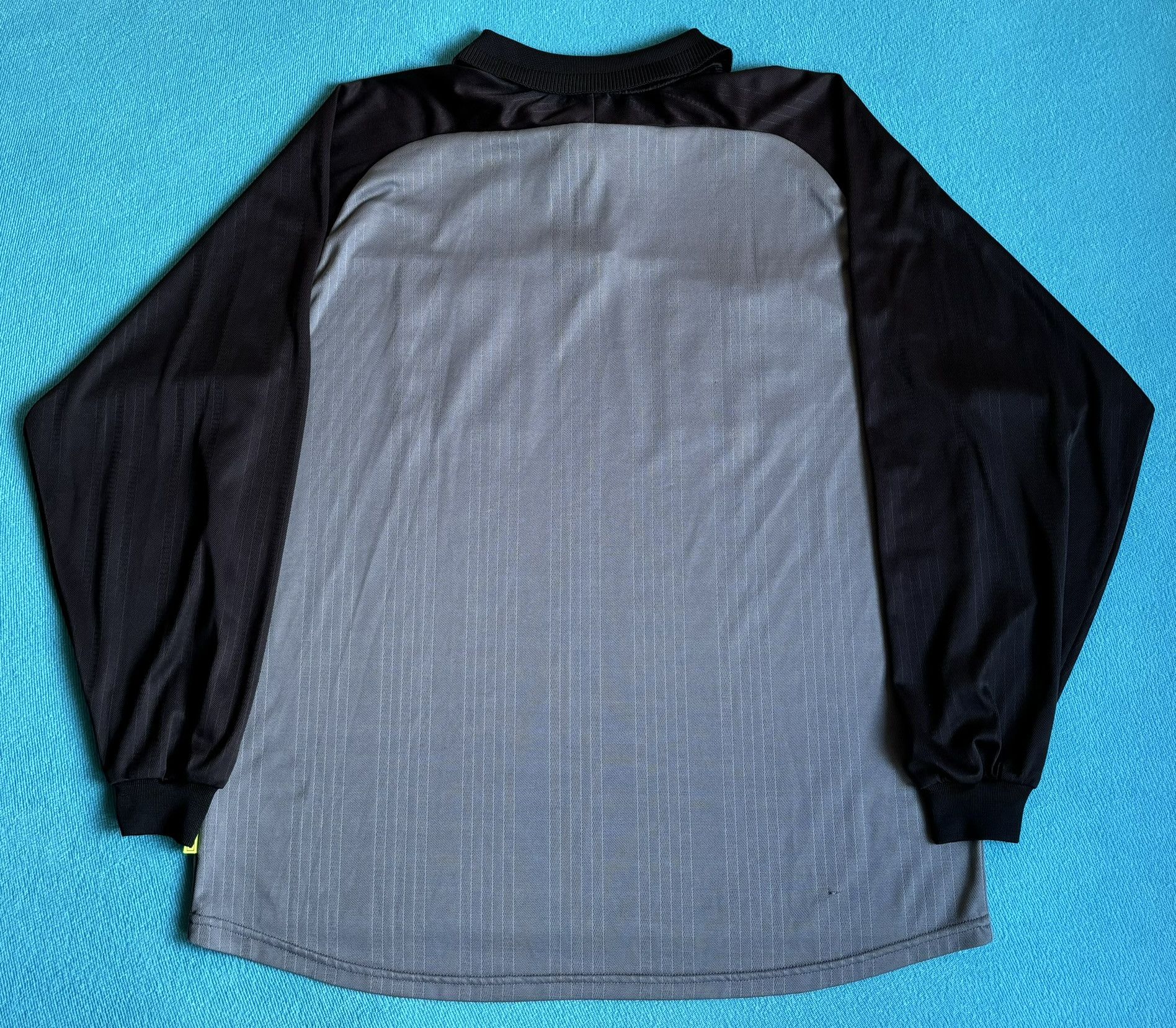 Adidas × Vintage Adidas Referee Jersey vintage 00s Size. XL Size US XL / EU 56 / 4 - 9 Thumbnail