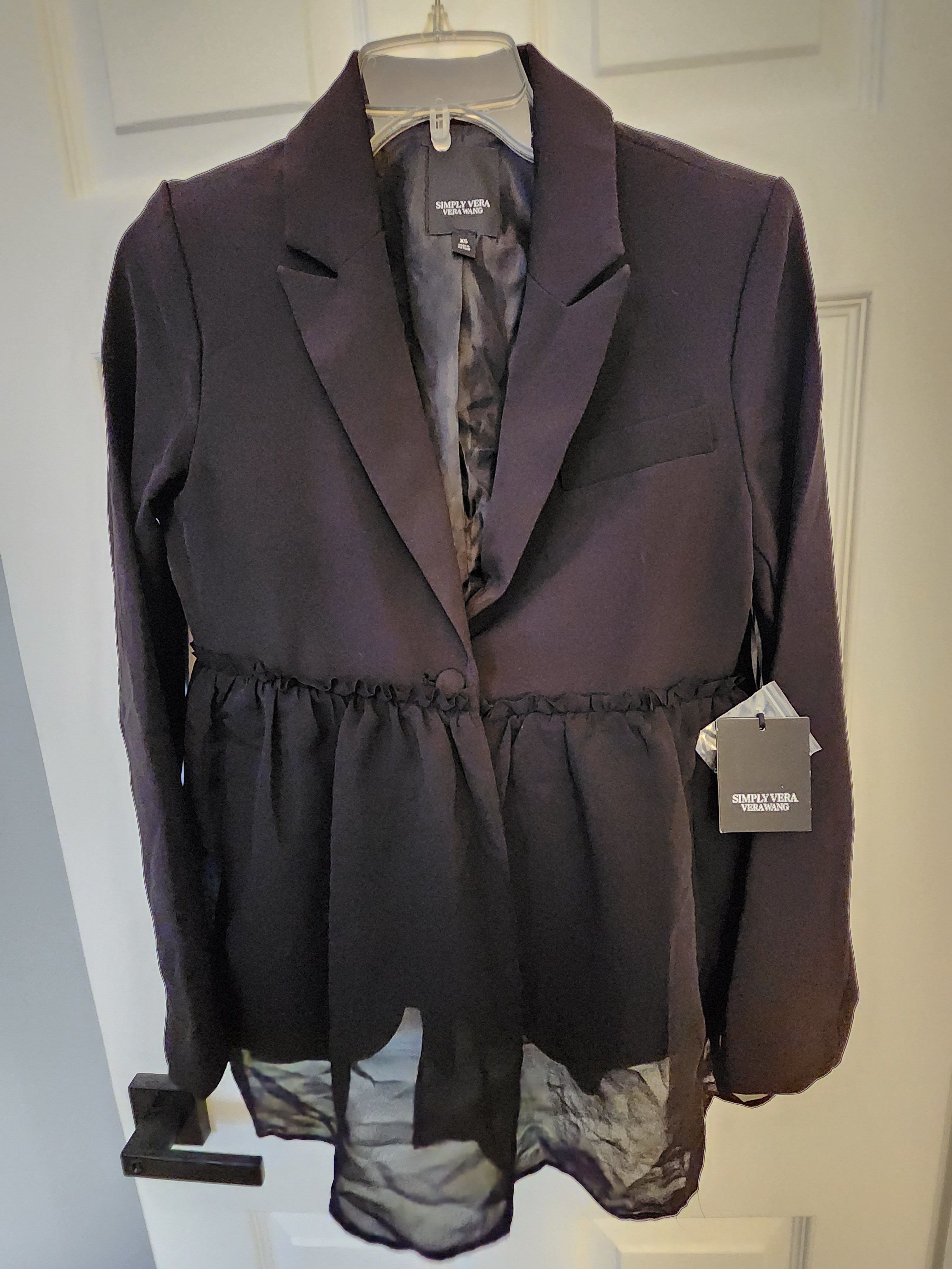 Vera Wang New With Tags Vera Wang Black Peplum Blazer XS Size XS / US 0-2 / IT 36-38 - 1 Thumbnail