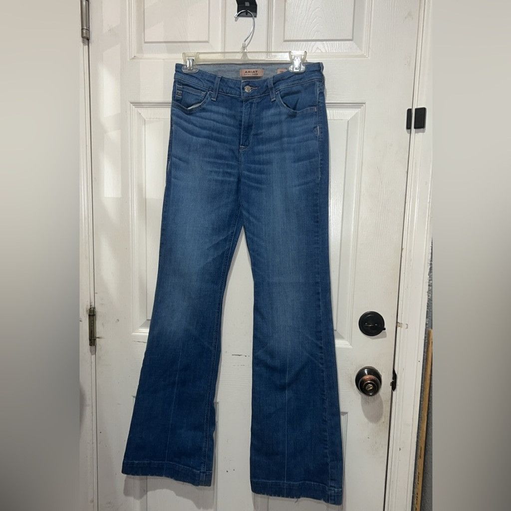 Ariat Ariat women's high rise flare jeans 28R #Cowgirl Size 28" / US 6 / IT 42 - 1 Thumbnail