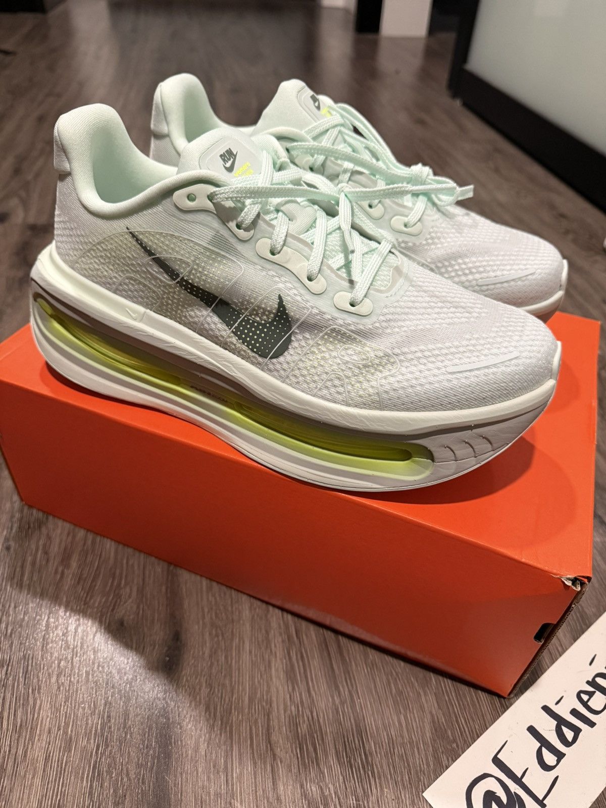 Nike Nike Vomero Premium “Barely Volt” Size US 8.5 / EU 41-42 - 6 Thumbnail