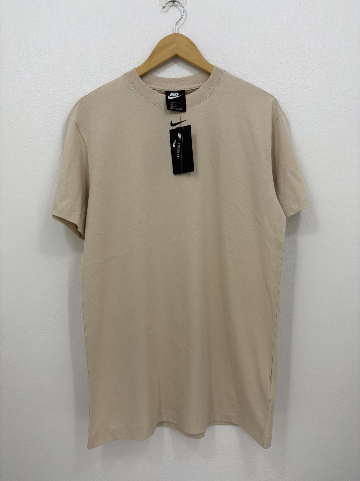 Other Nike center swoosh with tag size M Size US S / EU 44-46 / 1 - 2 Thumbnail