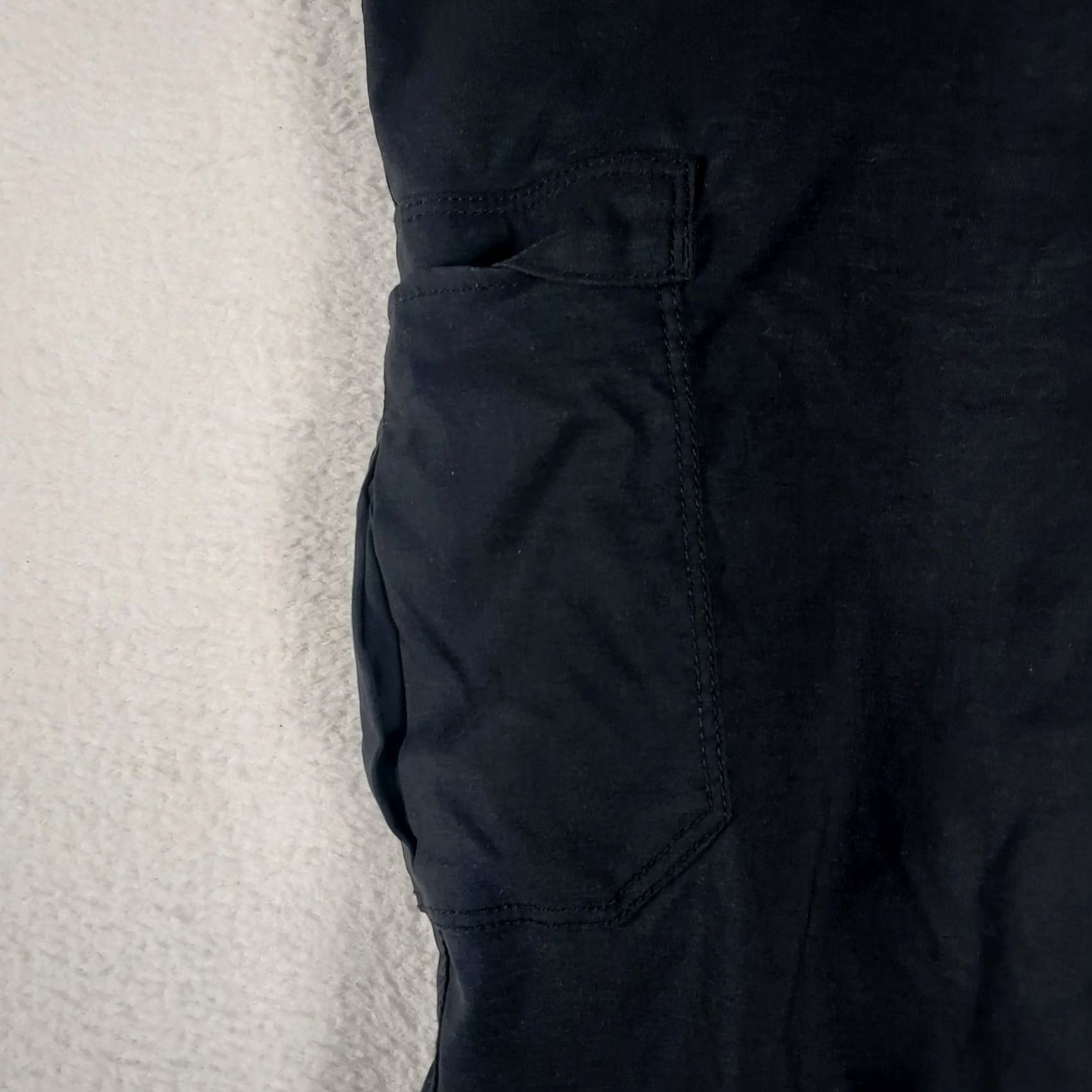 CO Duluth Women’s 14 Mid Rise Cargo Pants Black Nylon Spandex Capri Flat Front Straight Leg Pockets Casual Workwear Travel Size 36" / US 14 / IT 50 - 4 Thumbnail