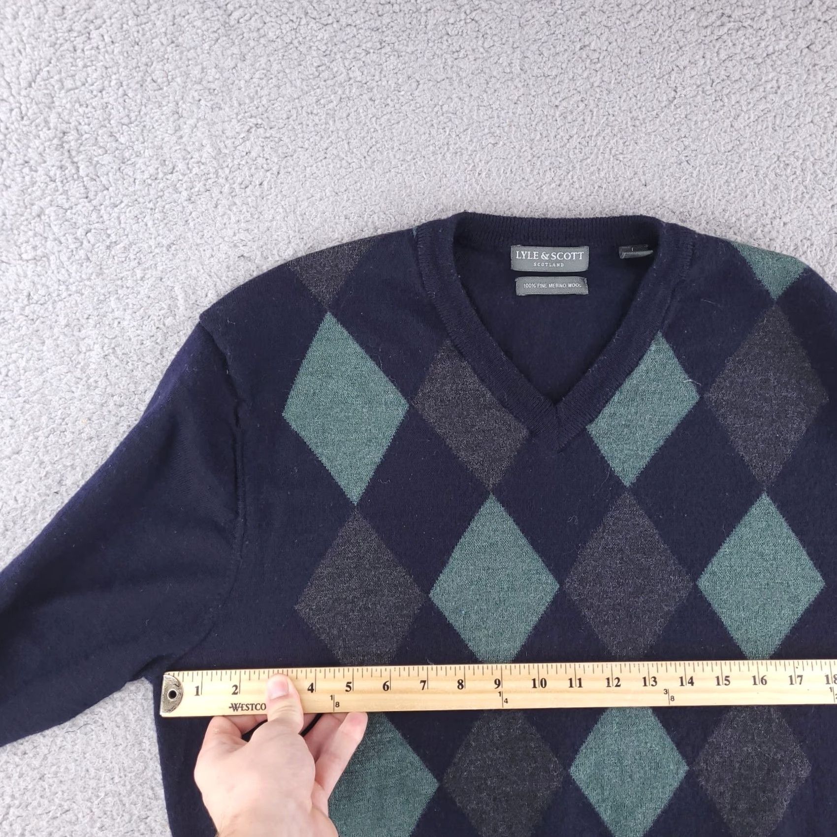 Lyle & Scott Lyle & Scott Sweater Mens L Navy 100% Merino Wool Argyle V-Neck Pullover Virg Size US L / EU 52-54 / 3 - 5 Thumbnail