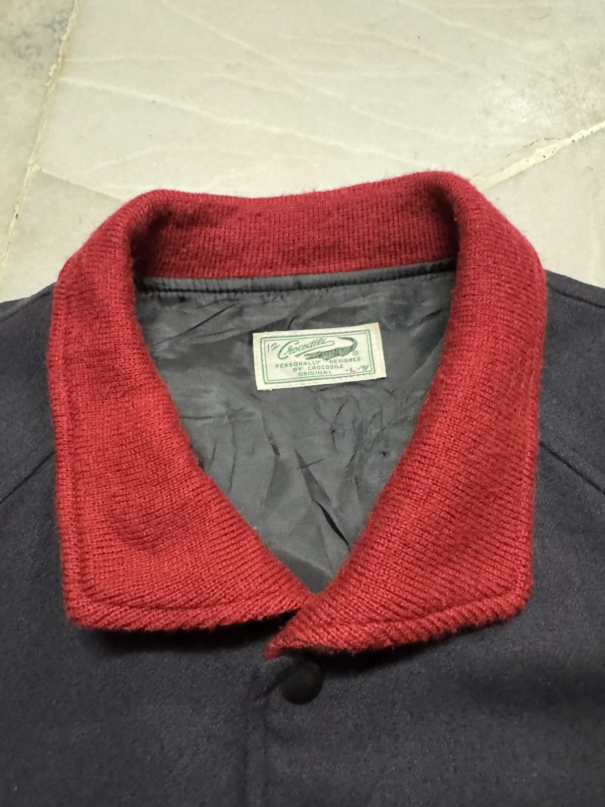 Japanese Brand VINTAGE 1990s CROCODILE NAVY BLUE VARSITY WOOL JACKET Size US L / EU 52-54 / 3 - 8 Thumbnail