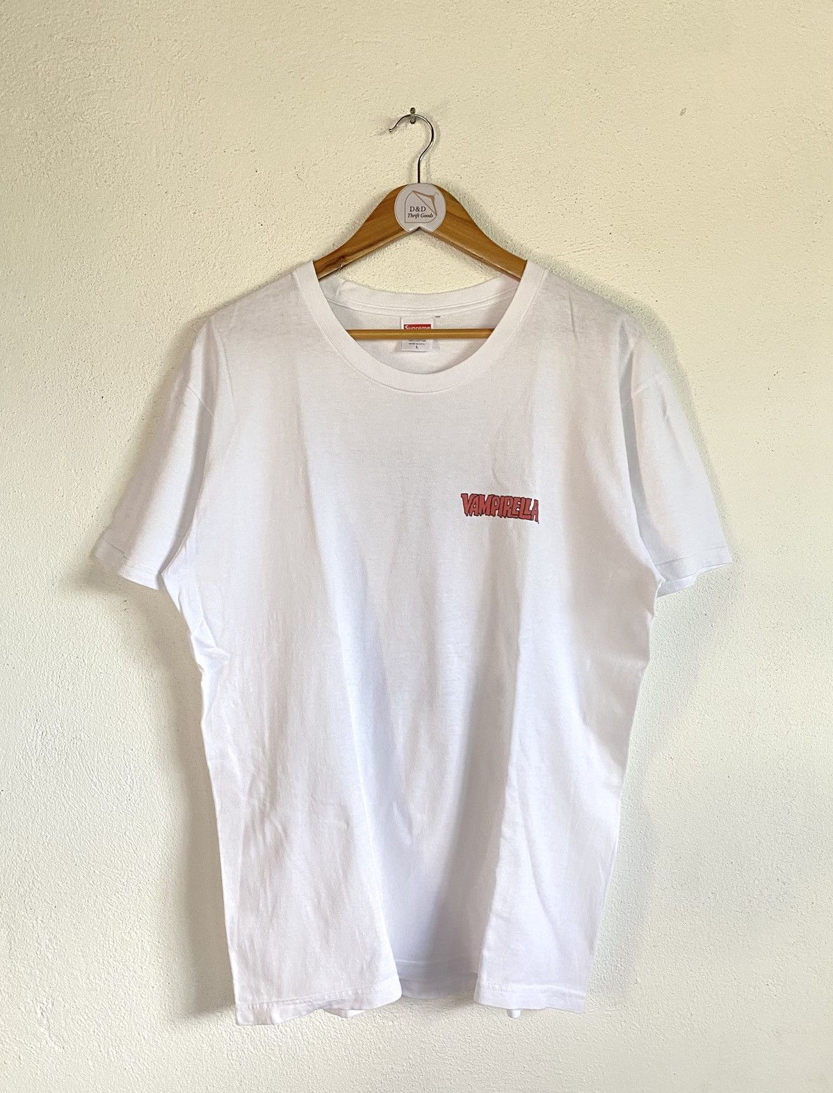 Supreme Supreme x Vampirella Queen of Hearts T-Shirt Size US L / EU 52-54 / 3 - 1 Thumbnail