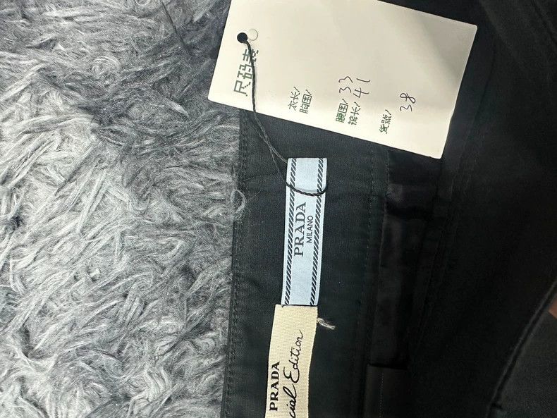 Prada Prada Women's shorts 2502-Nextarrow Size 37" - 3 Thumbnail