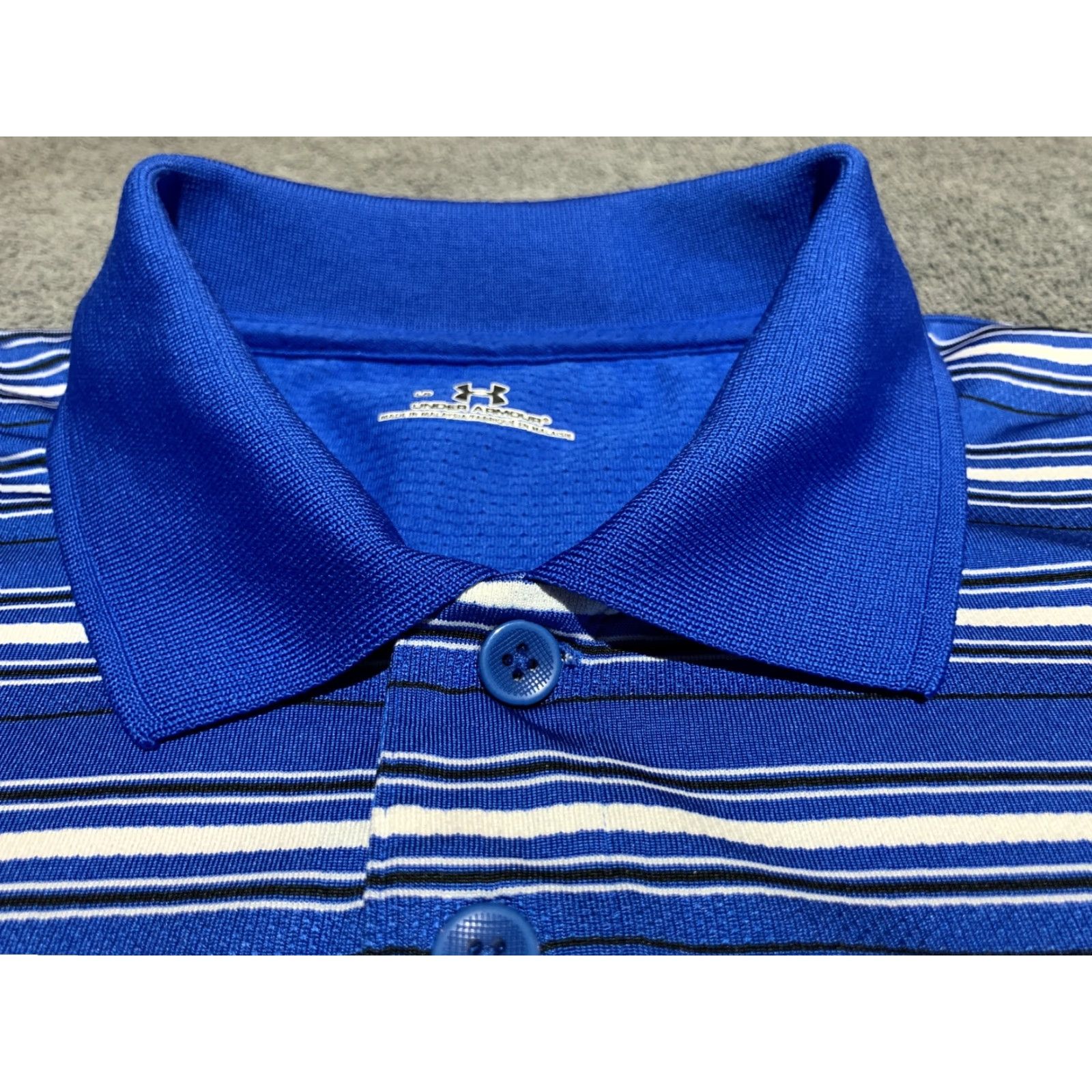 Under Armour UNDER ARMOUR VENTED GOLF POLO SHIRT - L - BLUE STRIPE - HEAT GEAR - MENS Size US L / EU 52-54 / 3 - 5 Thumbnail