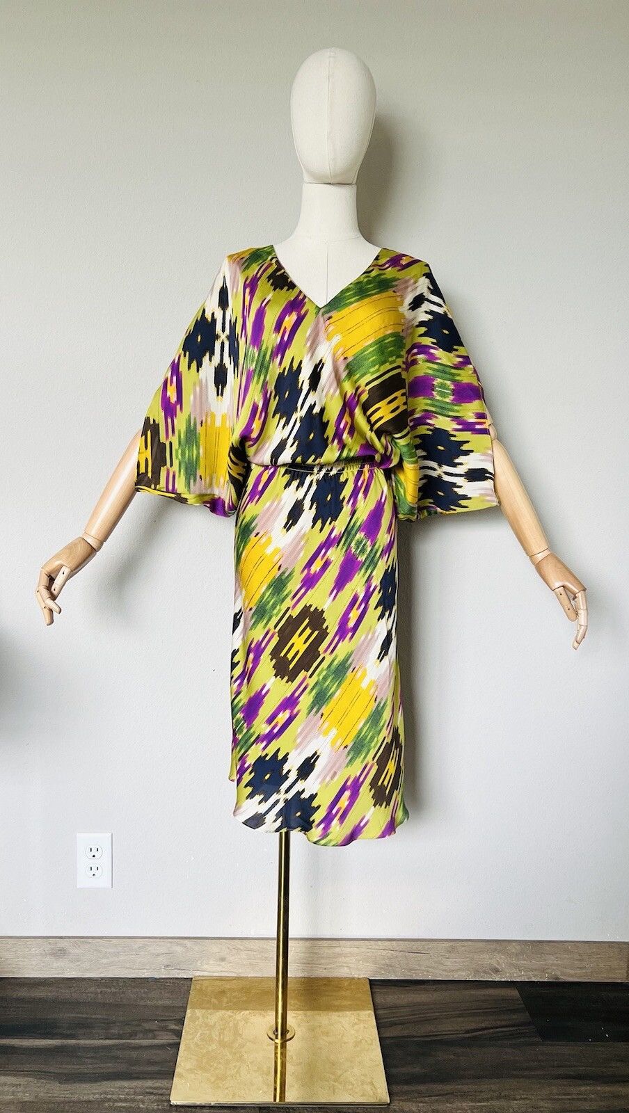 Other JOSIE NATORI ABSTRACT PRINT DOLMAN SLEEVE DRESS SIZE MEDIUM Size M / US 6-8 / IT 42-44 - 1 Thumbnail