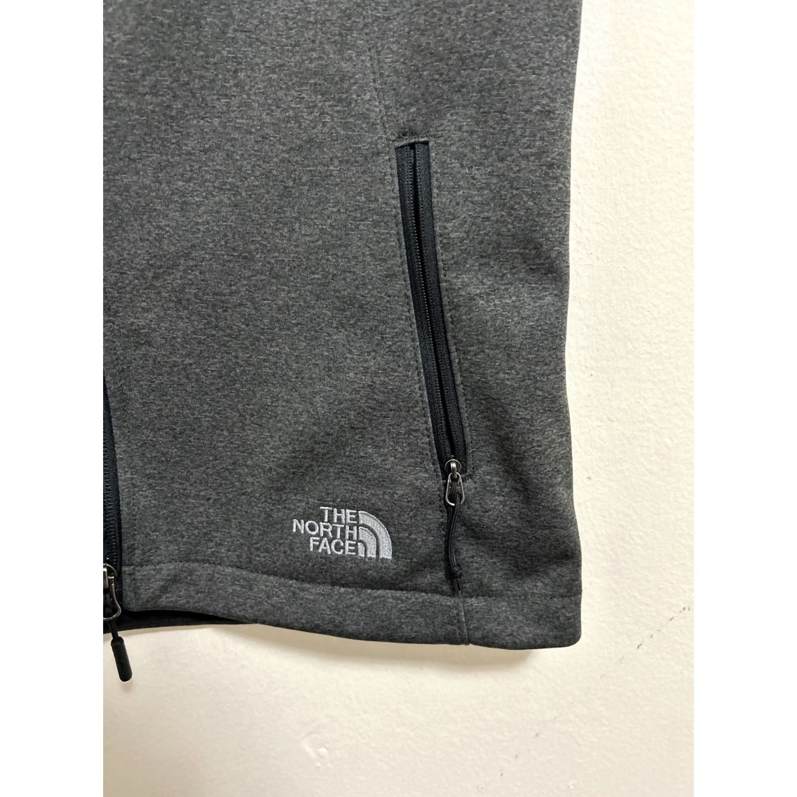 The North Face The North Face Windwall Vest Womens Small Gray Softshell Full Zip Pockets YKK Size S / US 4 / IT 40 - 6 Thumbnail