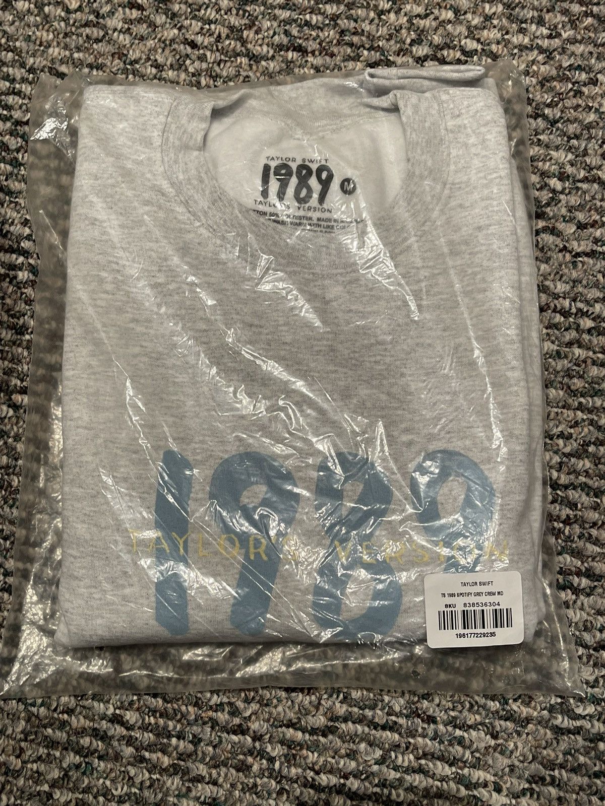 Spotify Fans First Taylor Swift 1989 Gray Crewneck Medium