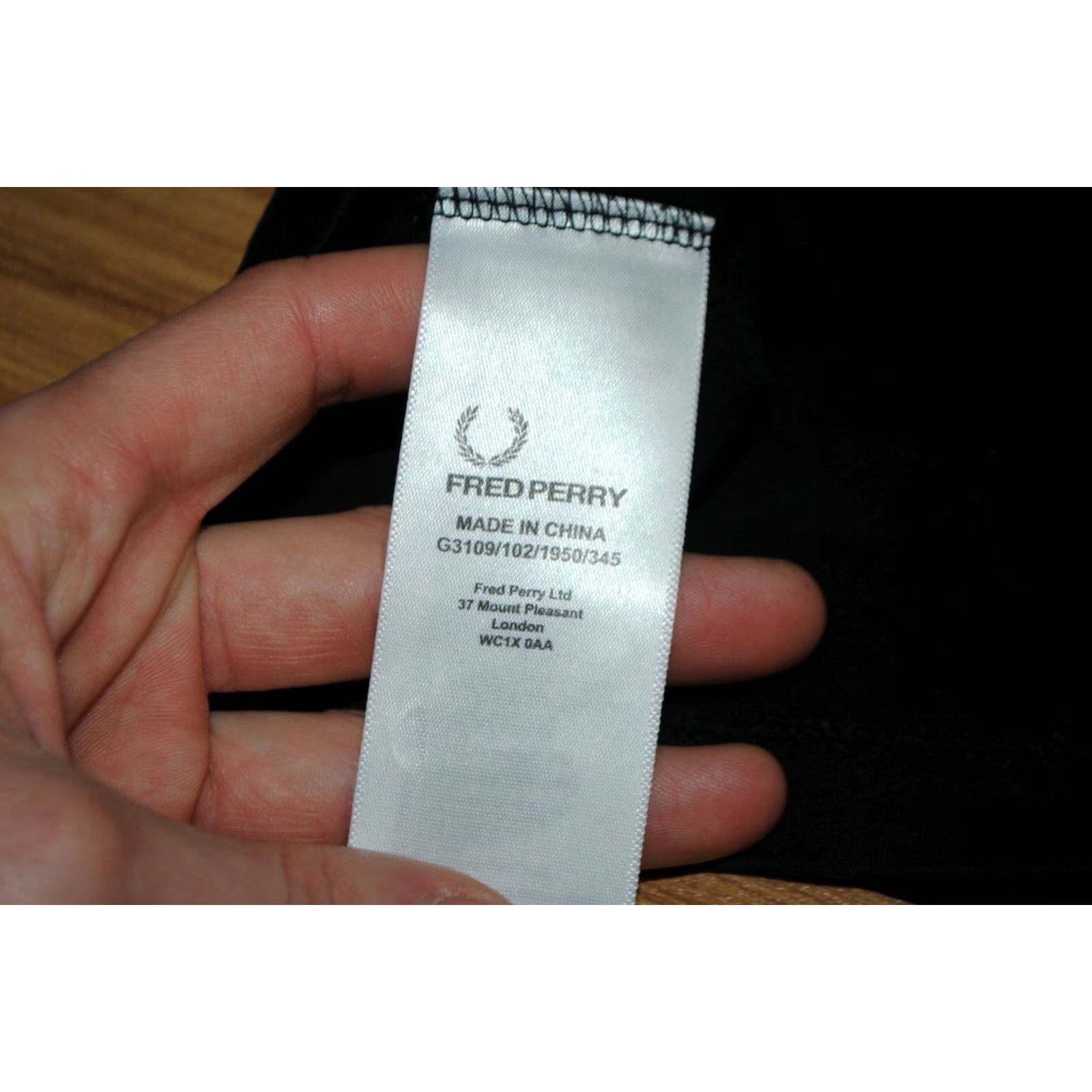 Fred Perry WOMENS FRED PERRY SHORT SLEEVE T-SHIRT BLACK COLOR BIG LOGO SIZE UK 8 ORIGINAL Size M / US 6-8 / IT 42-44 - 4 Thumbnail