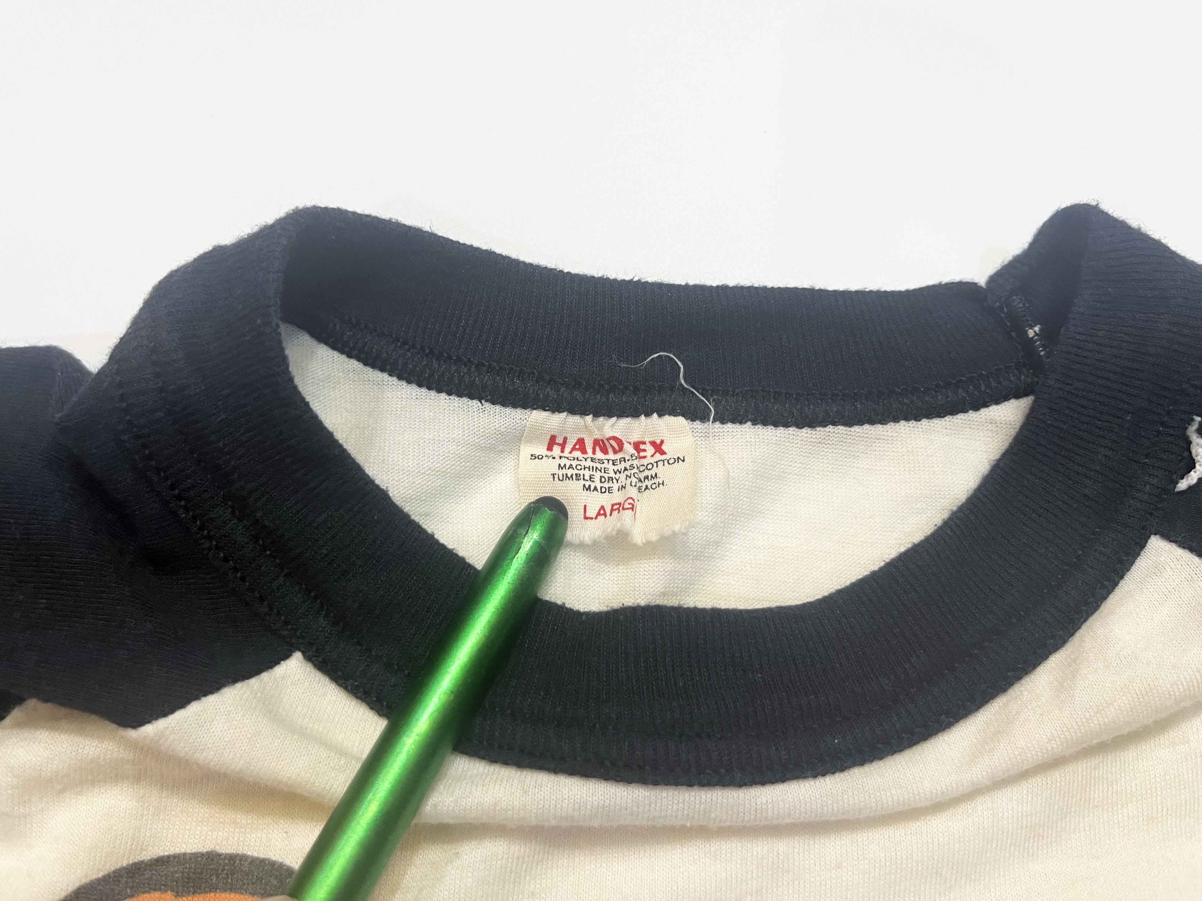 Vintage Vintage Genesis Invisible Touch 1986 Tour Band Raglan Shirt Size US L / EU 52-54 / 3 - 3 Thumbnail