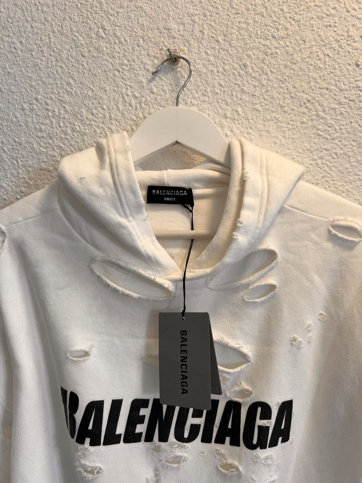 Balenciaga Balenciaga Logo Destroyed Hoodie Size US S / EU 44-46 / 1 - 7 Thumbnail