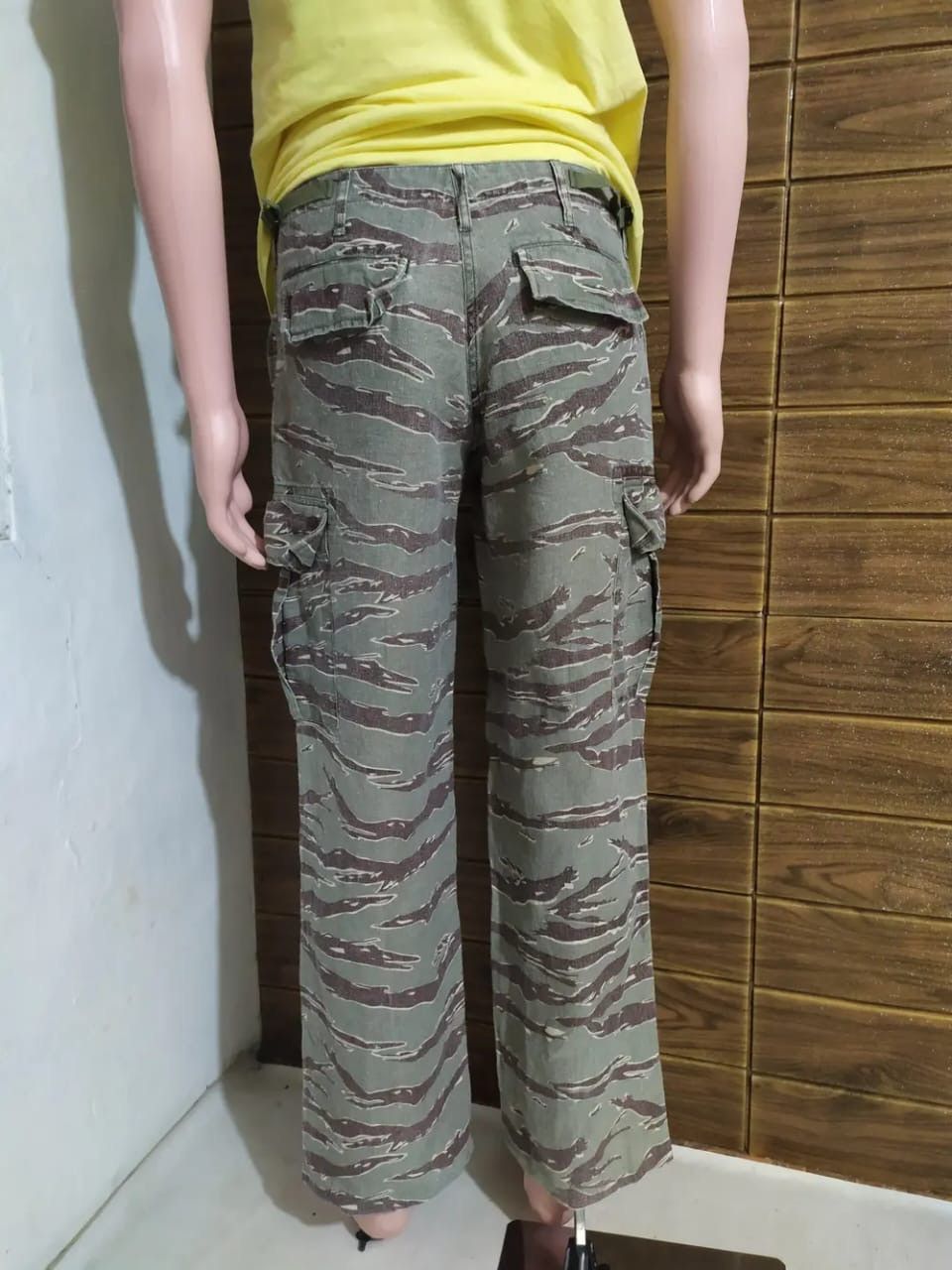 Japanese Brand × United Arrows United Arrow Tiger Camo Linen Cargo Pants Pink Label Size 30" / US 8 / IT 44 - 13 Thumbnail