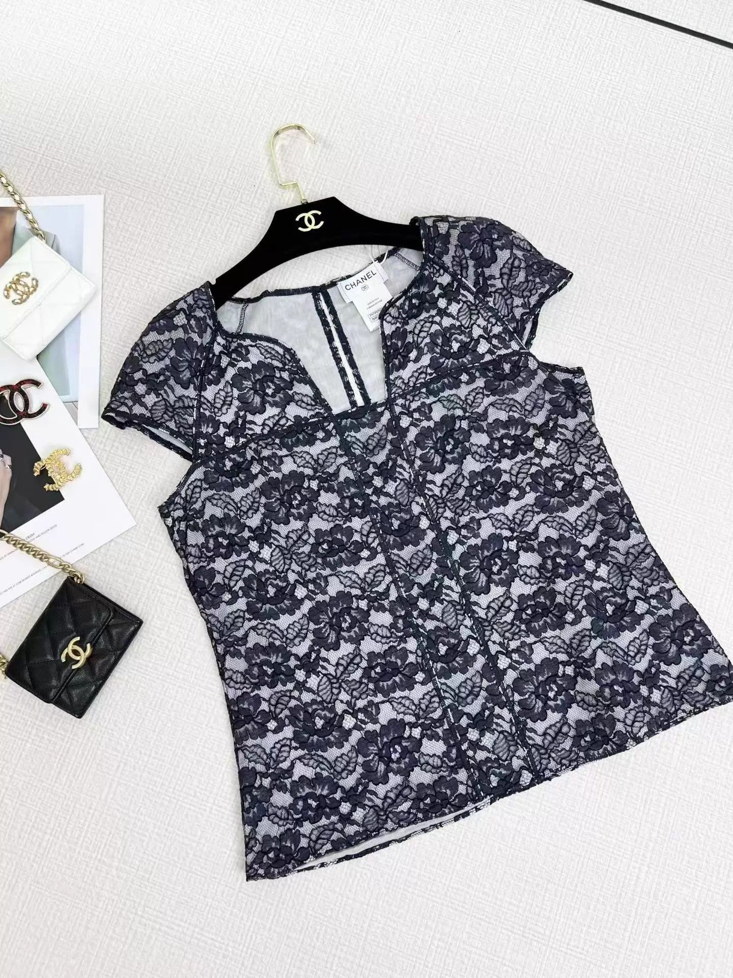Chanel CHANEL SG Runway Lace Cutout Short-Sleeve Top Size L / US 10 / IT 46 - 2 Thumbnail