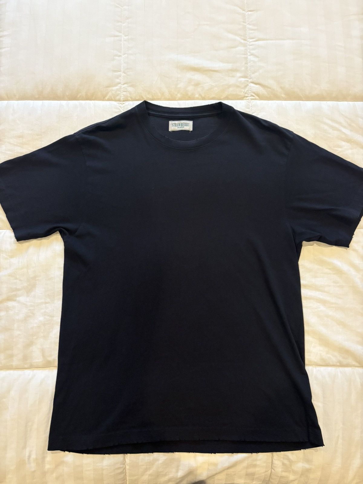 Strawberry True Black Strawberry T Shirt Size Medium Size US M / EU 48-50 / 2 - 1 Thumbnail