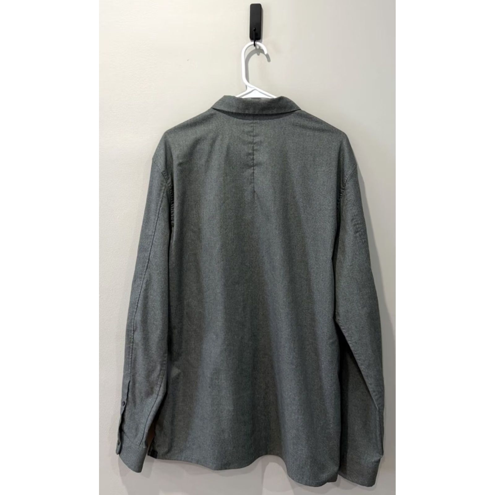 Lululemon Lululemon Button-Up Shirt Stretch Men XL Gray Size US XL / EU 56 / 4 - 2 Thumbnail