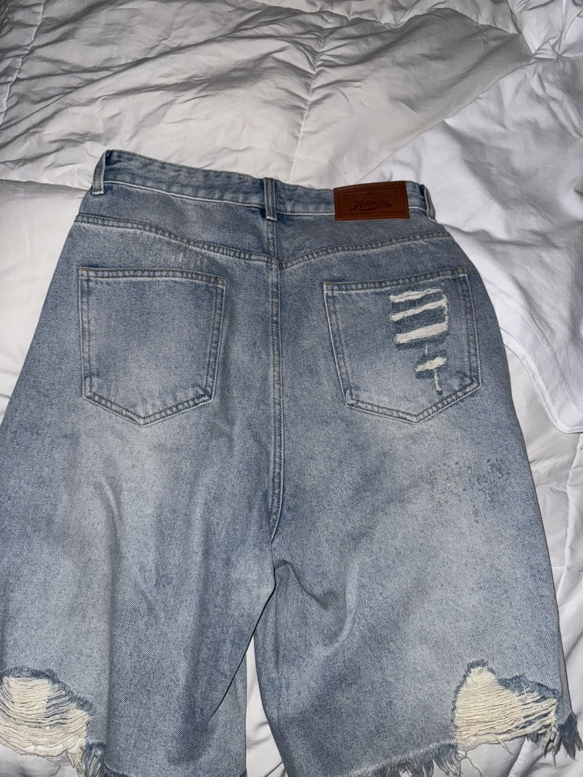 Other Elfrec Eden rhinestone jean shorts brand new size 28 Size US 28 / EU 44 - 4 Thumbnail