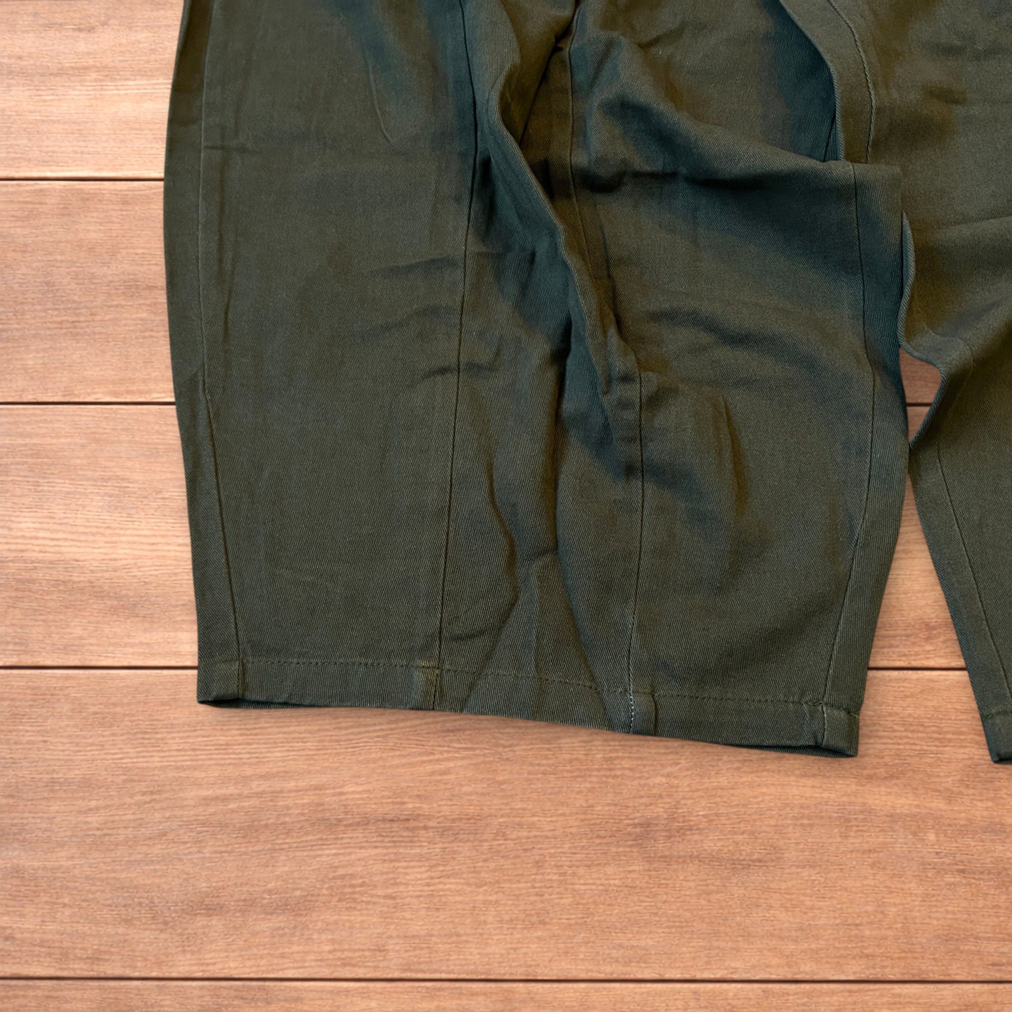 Japanese Brand Super baggy wide leg parachute trousers in khaki green. Size US 36 / EU 52 - 4 Thumbnail